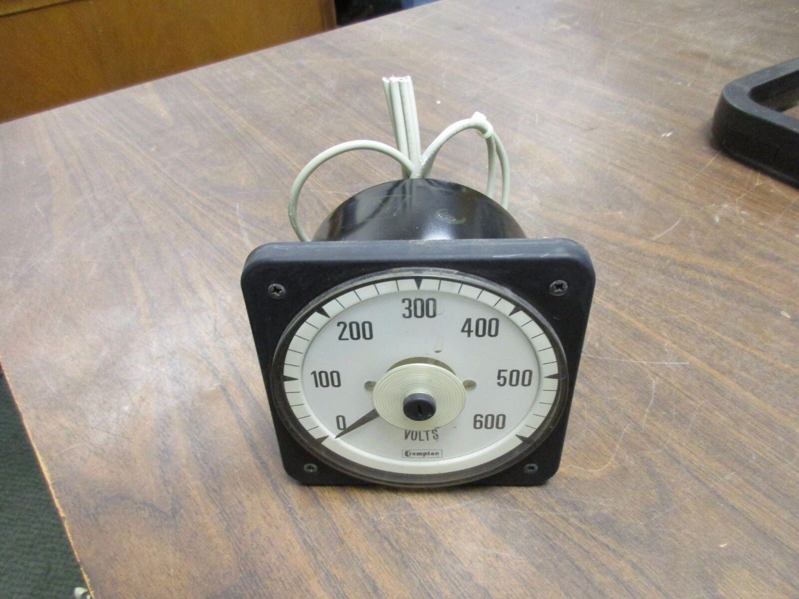 Crompton AC Voltmeter 077-05GA-RSSJ-C6 Range: 0-600V Used