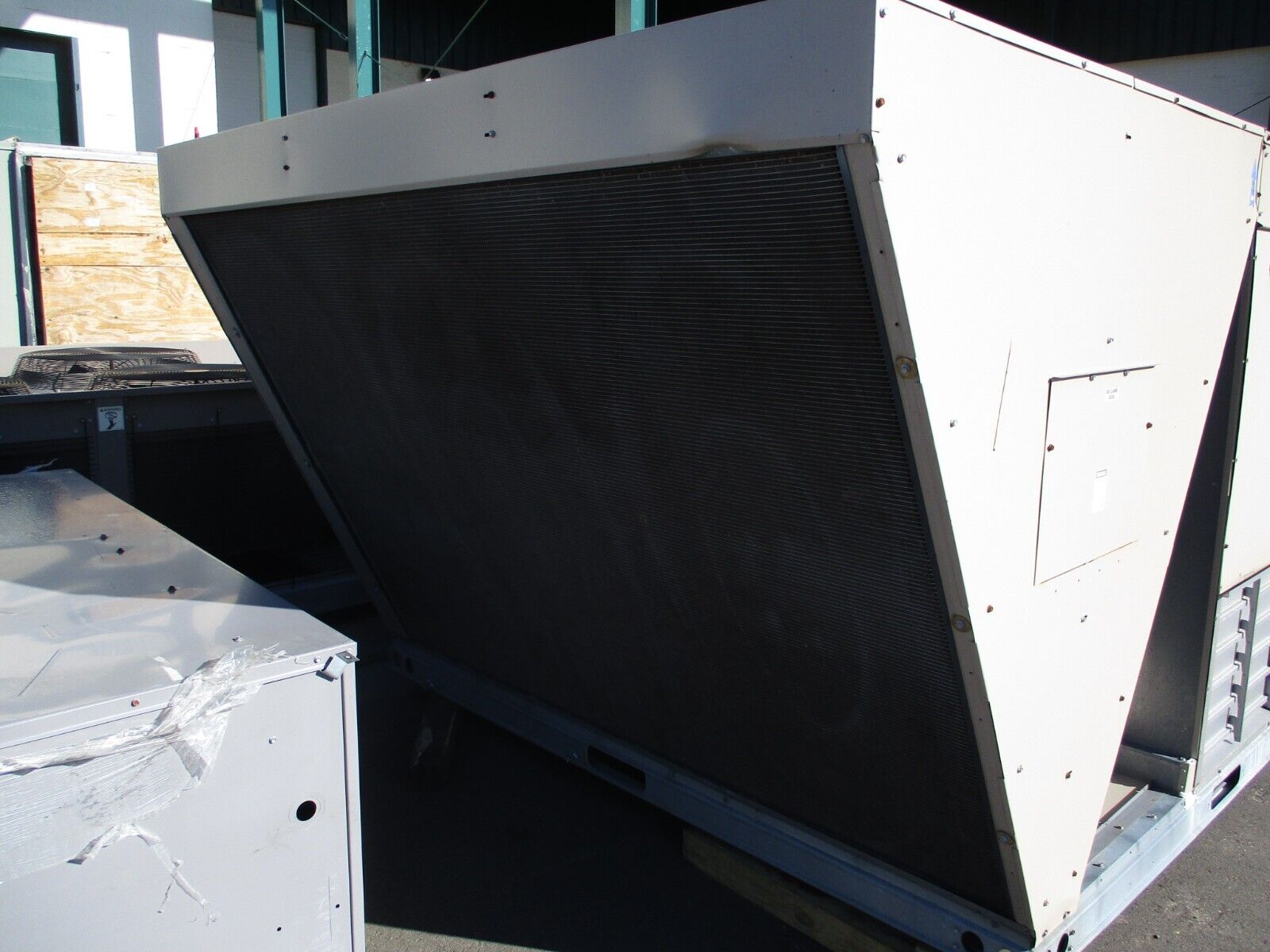 Lennox LCH Rooftop Unit LCH360H4BP1G 30 Ton Electric Heat 68.9KW Heat 480V 3Ph