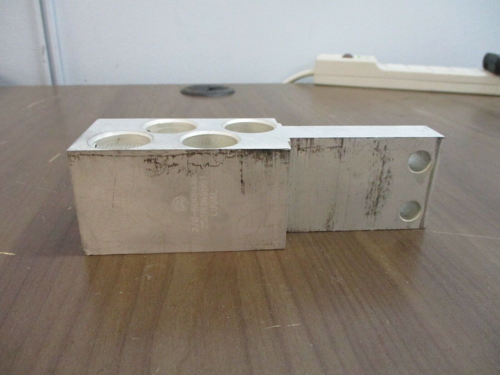 GE Mechanical Lug 252B3638G1 2/0-600 kcmil Used