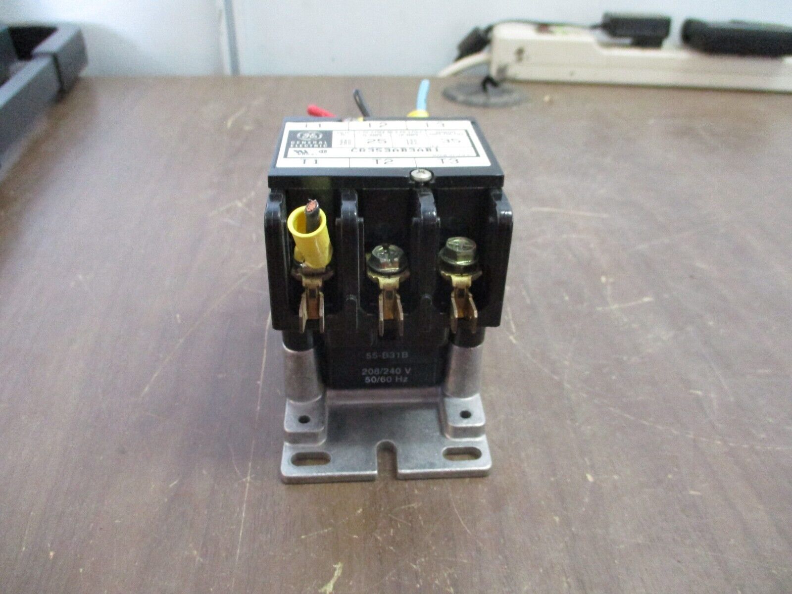 GE Contactor CR353AB3AB1 240V Coil 25A 600V Used
