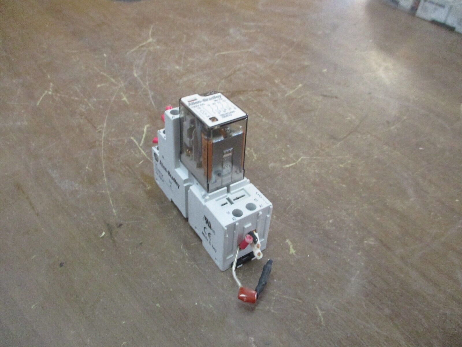 Allen-Bradley Relay w/ Base 700-HC14A1 Ser. D 120V Coil 700-HN104 Base Used
