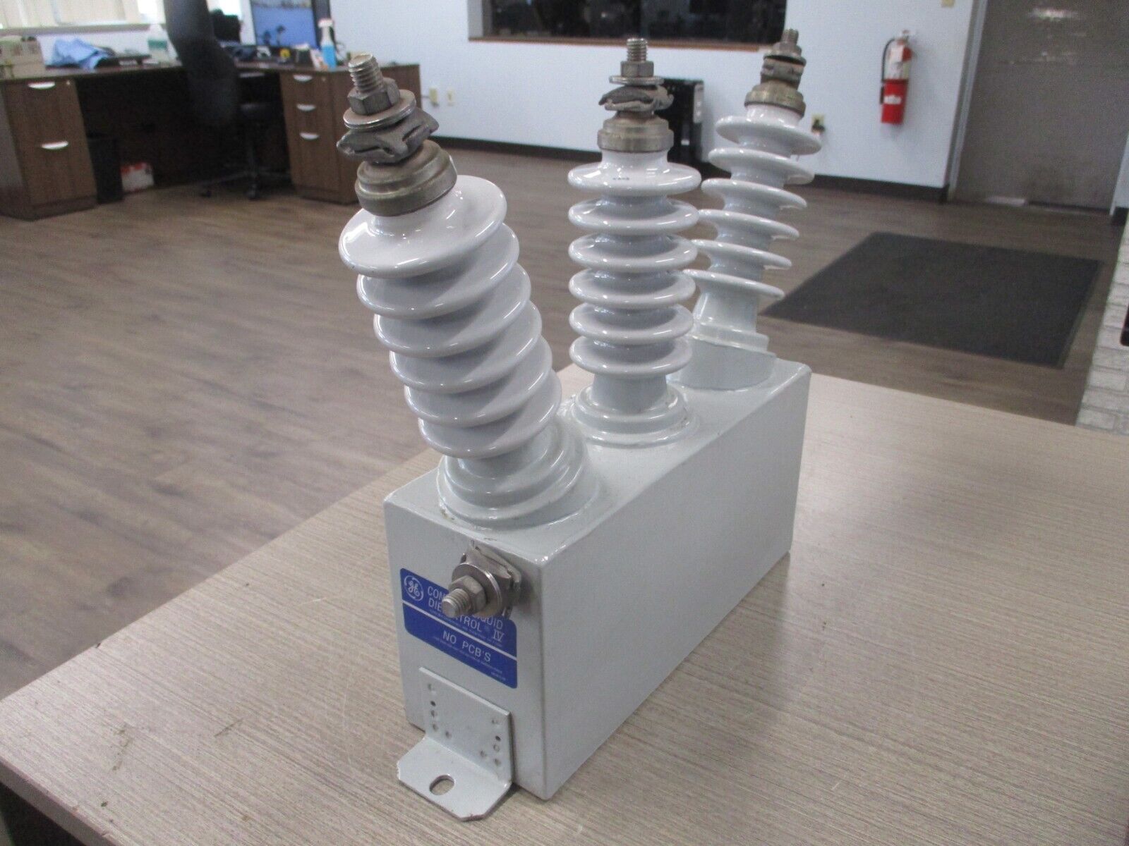 GE Capacitor 18L15UJ 1.5VF 4160/2400 VAC 50/60HZ 3P 110KV BIL Used