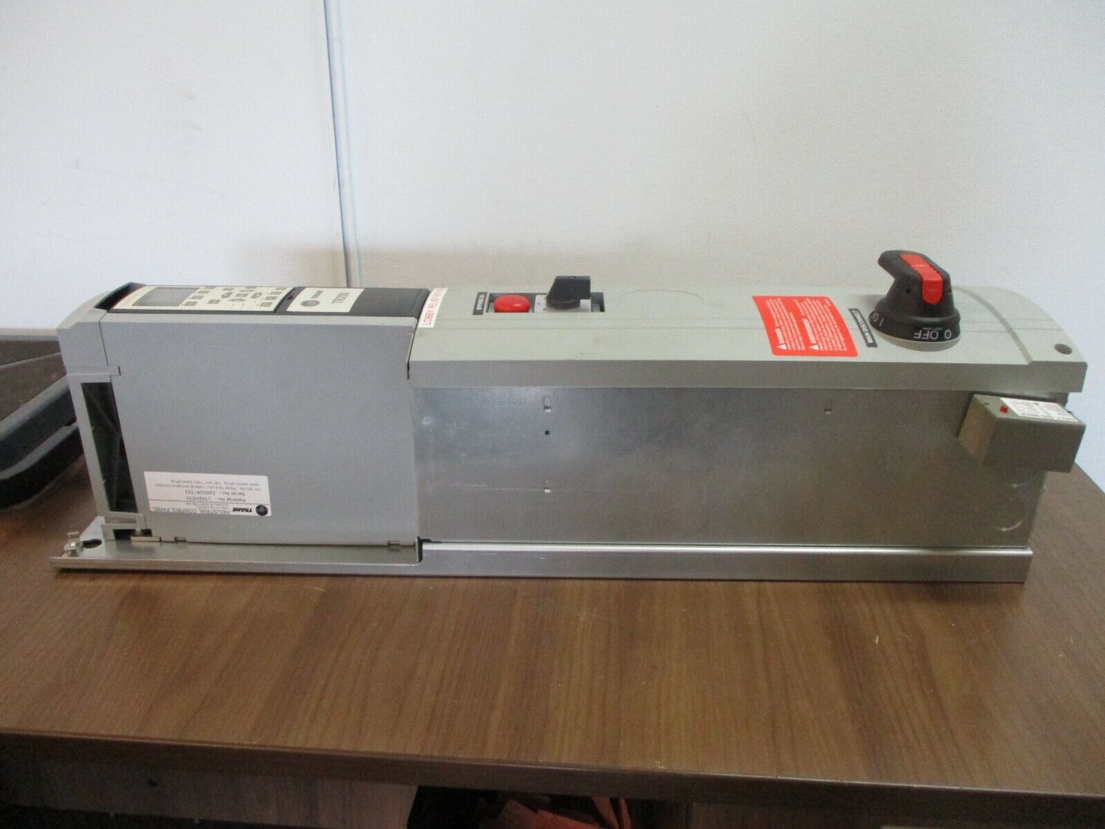 Trane TR200 AC Drive w/ Bypass 131L1000 2HP 3Ph w/ Keypad Used