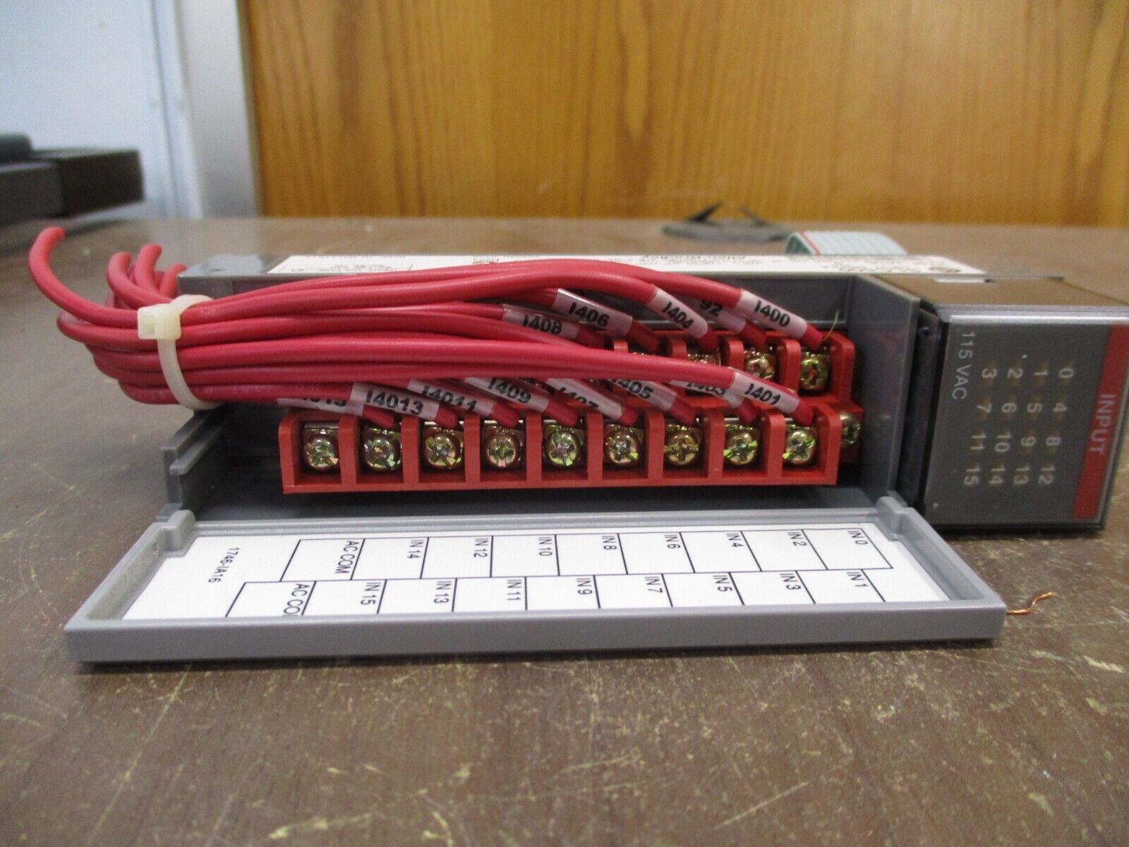 Allen-Bradley SLC500 Input Module 1746-IA16 85-132VAC 50/60Hz Ser. D Used