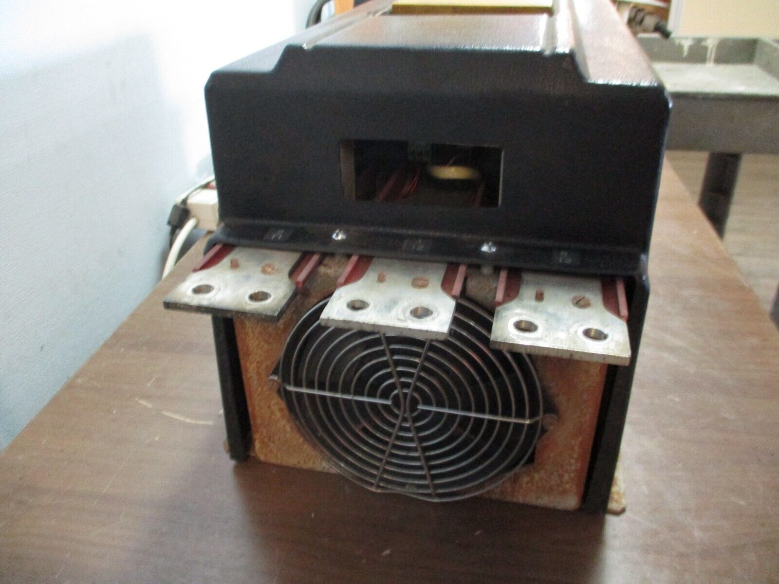 Allen-Bradley SMC Plus Soft Start 150-A180NBD Ser. B 150HP 208-480V 3Ph 47-63Hz