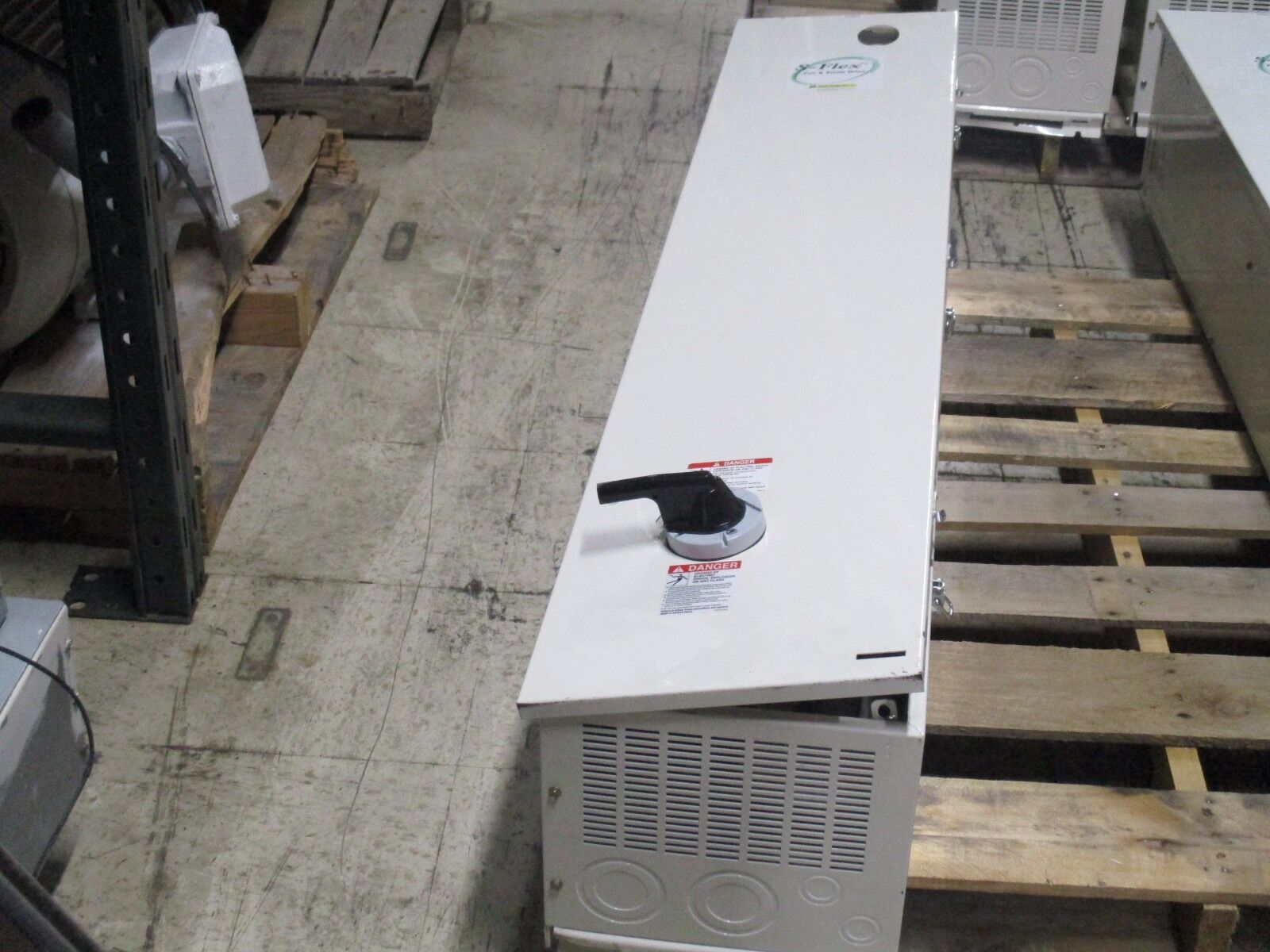 Square D ATV212S-Flex AC Drive W/Disconnect ATV212HD37N4 50HP Used