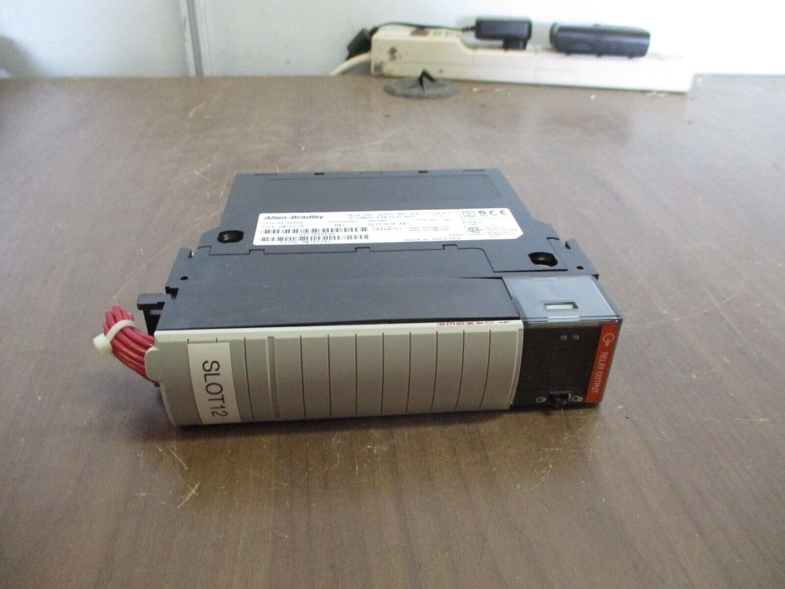 Allen-Bradley Relay Isolated Output Module 1756-OW16I Ser. A Rev. M01 16PT N.O.