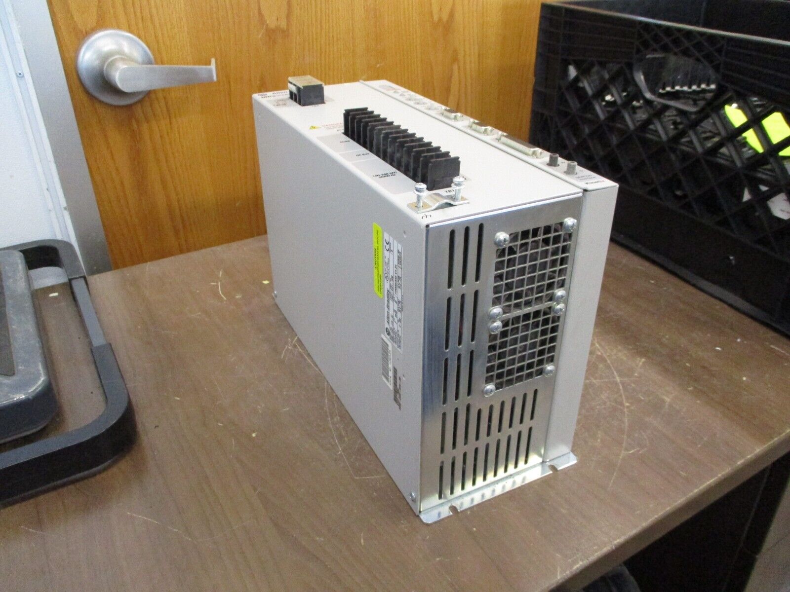 Allen-Bradley Ultra 3000 Servo Drive 9101-1930 Model #: 2098-DSD-075-SE Ser. B