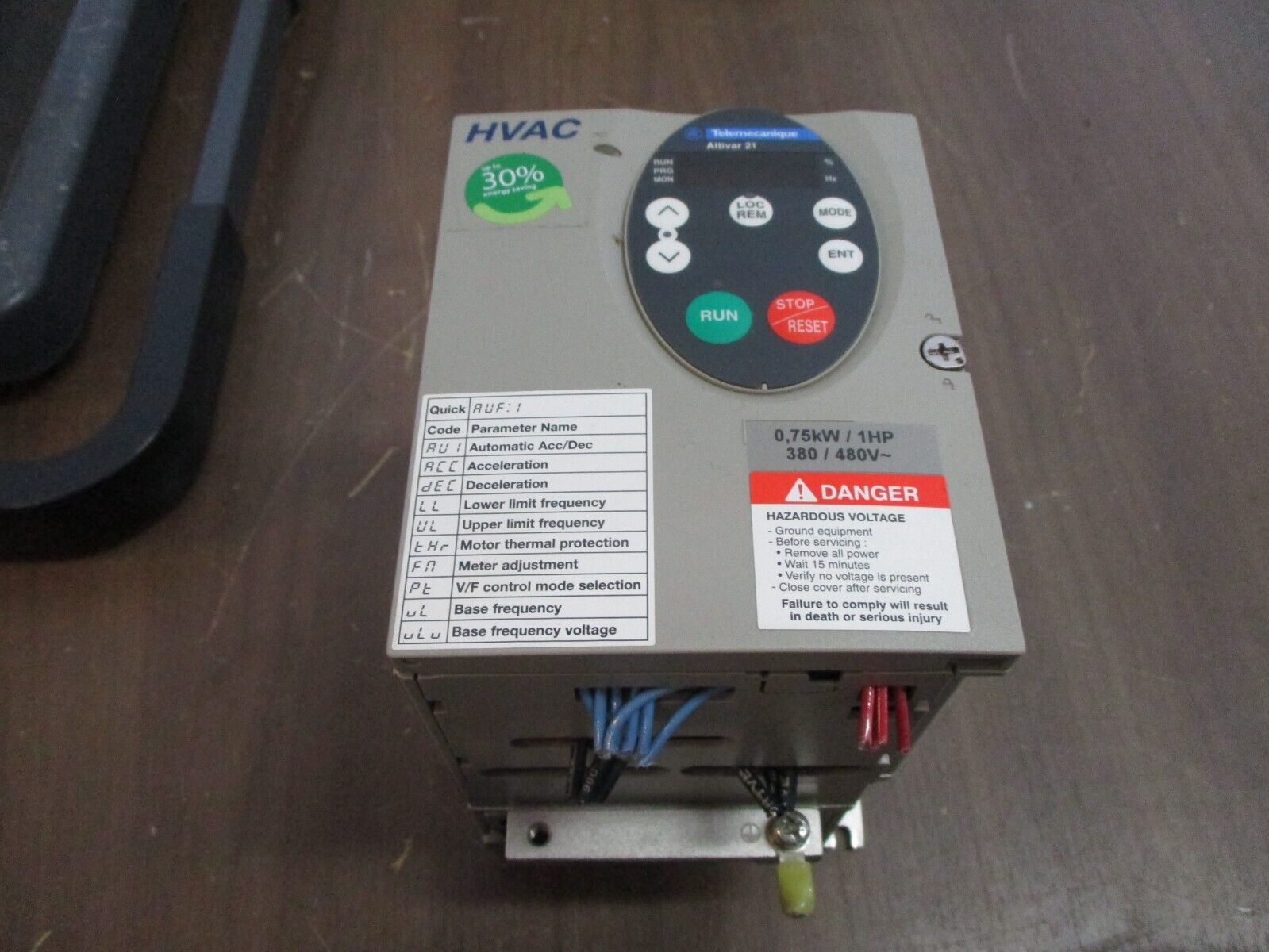 Telemecanique Altivar 21 AC Drive ATV21H075N4 1HP 3Ph Used