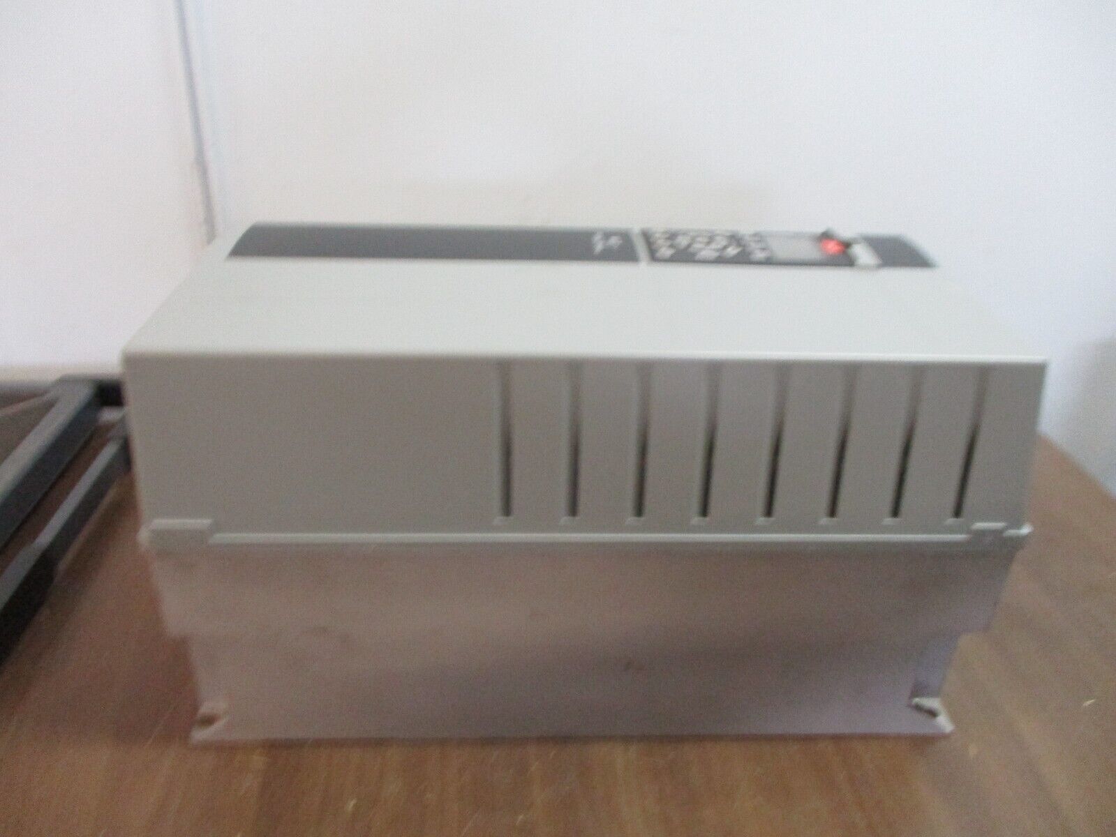 Danfoss VLT AC Drive 131B9877 7.5HP 3Ph w/ Keypad Used