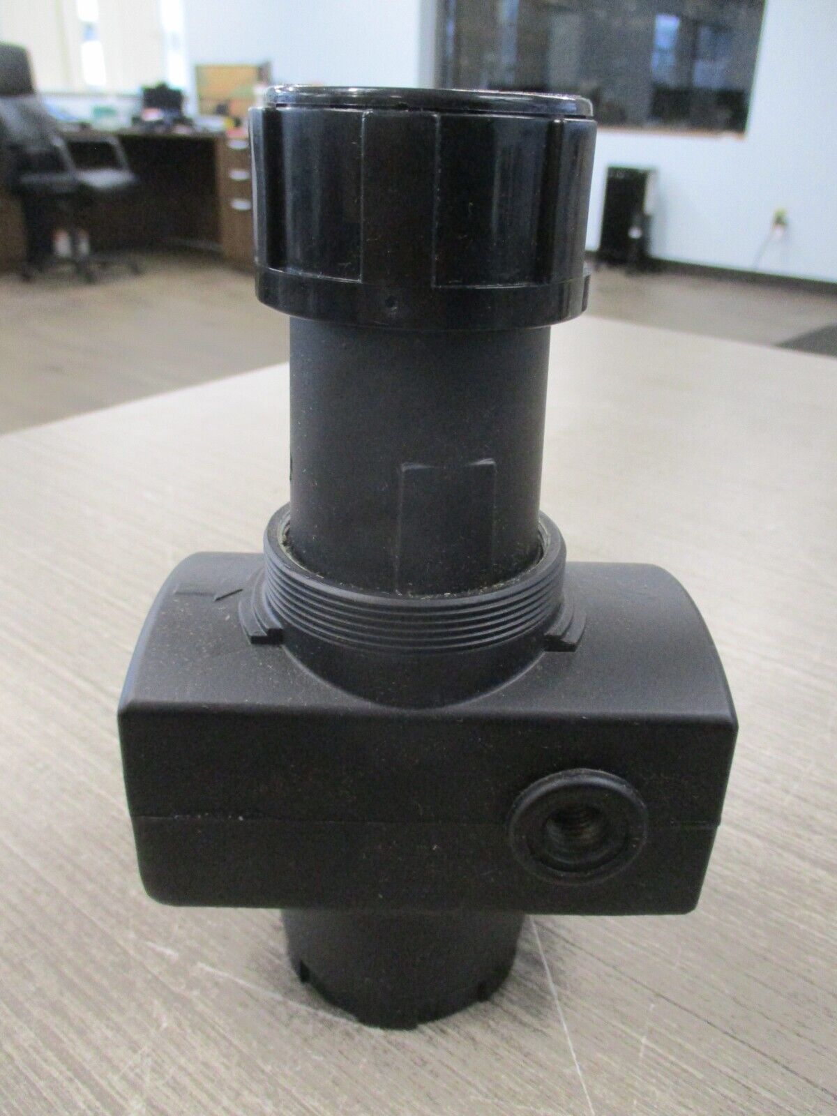 Norgren Pressure Regulator R17-A00-RGLA 175F Max New Surplus