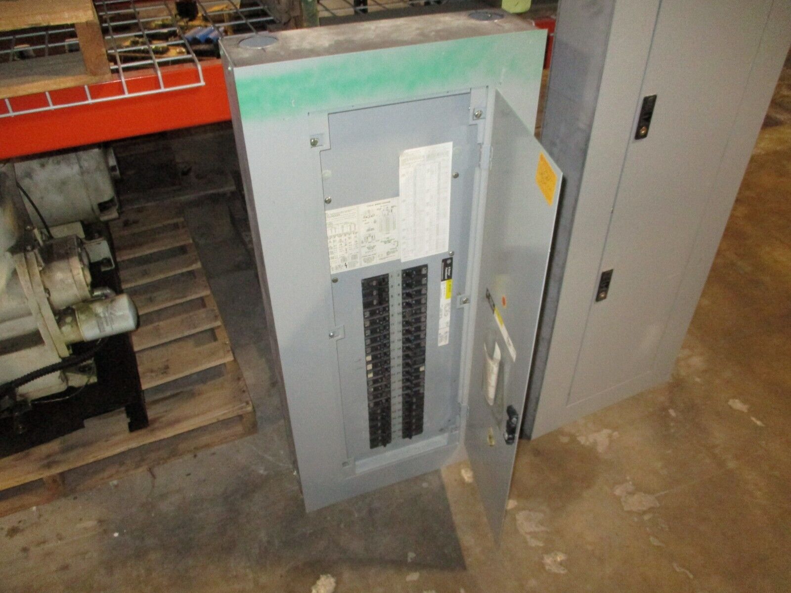 GE Main Lug Breaker Panel AQF3421MT 125A Max 208Y/120V 3Ph 4W 42-Circuit Used