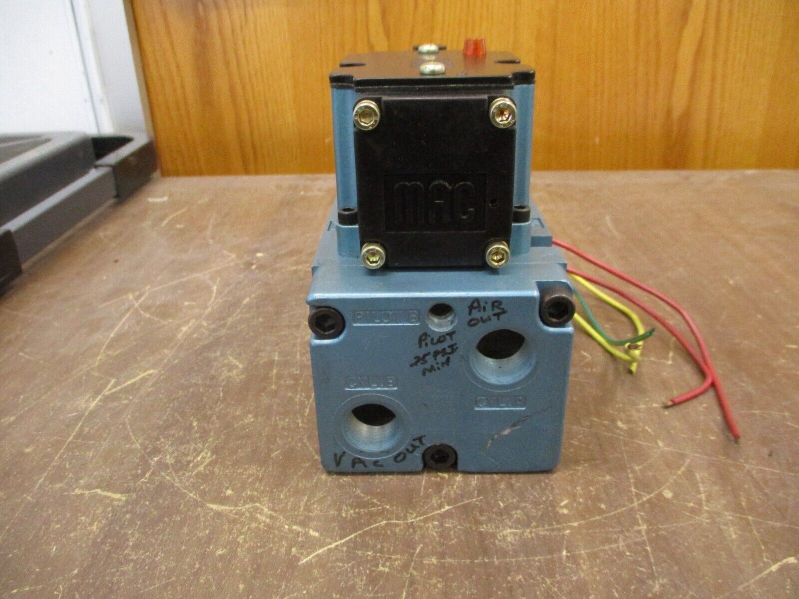 MAC Solenoid Valve 6513B-000-PM-501DA VAC to 150PSI Used