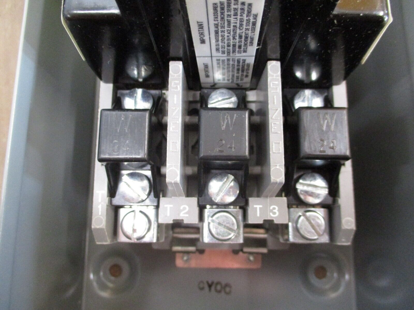 Allen-Bradley Enclosed Size 1 Manual Starter 609-AAW Ser. H 3Ph Type 1 Enclosure