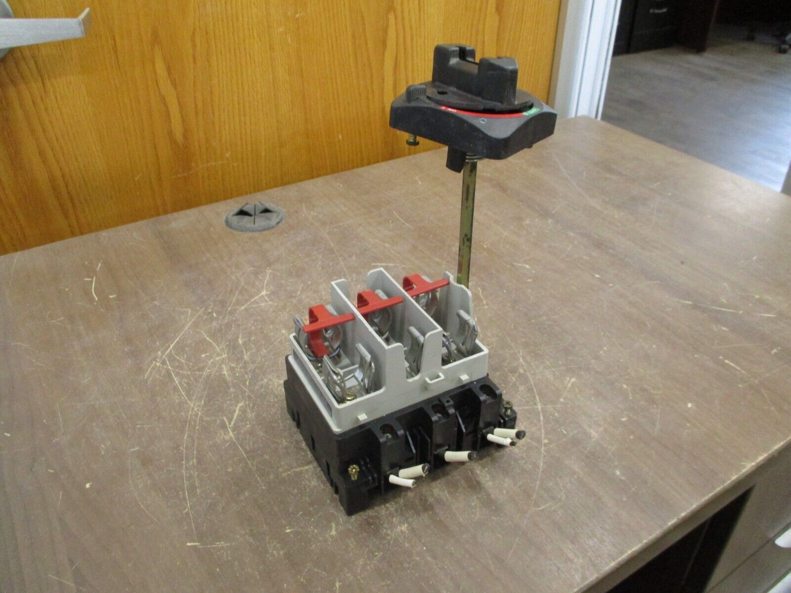 Allen-Bradley Fusible Disconnect Switch 194R-NJ060P3 Ser. B 60A 600V 3P Used