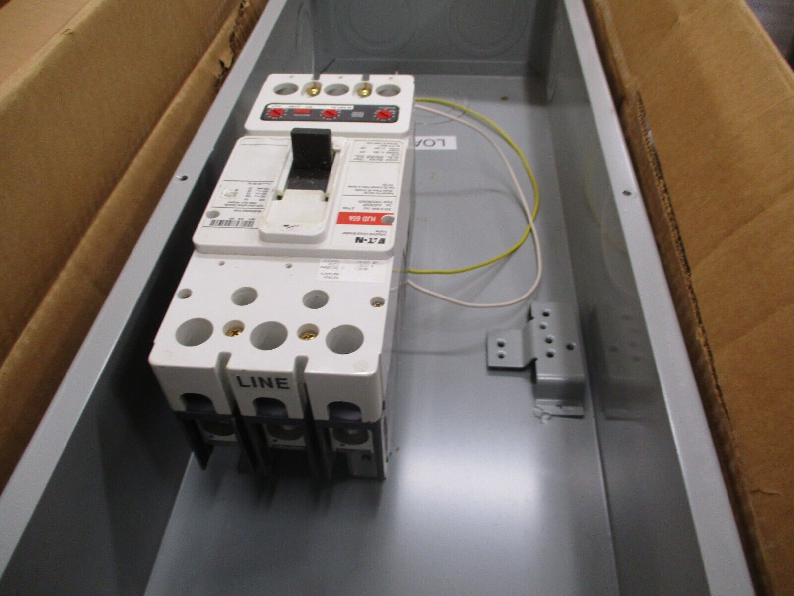 Eaton Enclosed Circuit Breaker HJD3250F 150A Trip 3P 600V FJDN250 Enclosure