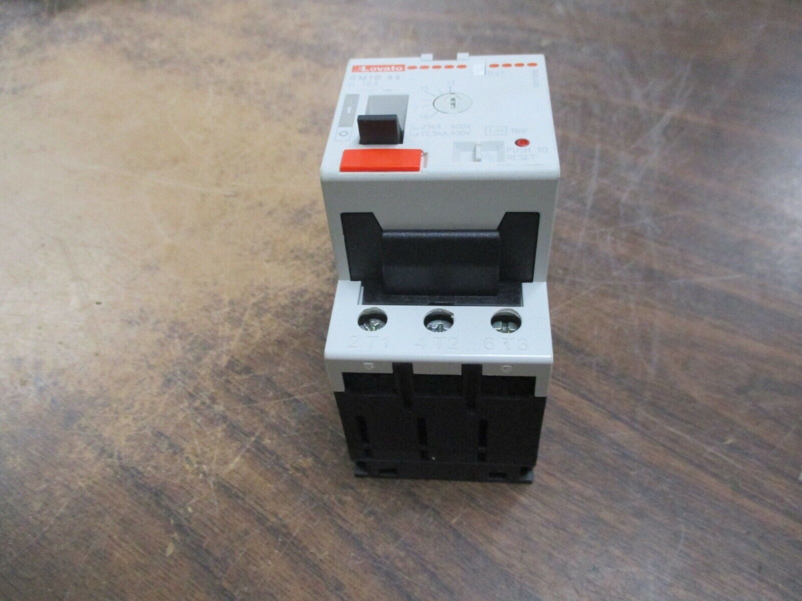 Lovato Manual Starter SM1B 44 Trip: 13-18A 600V Used