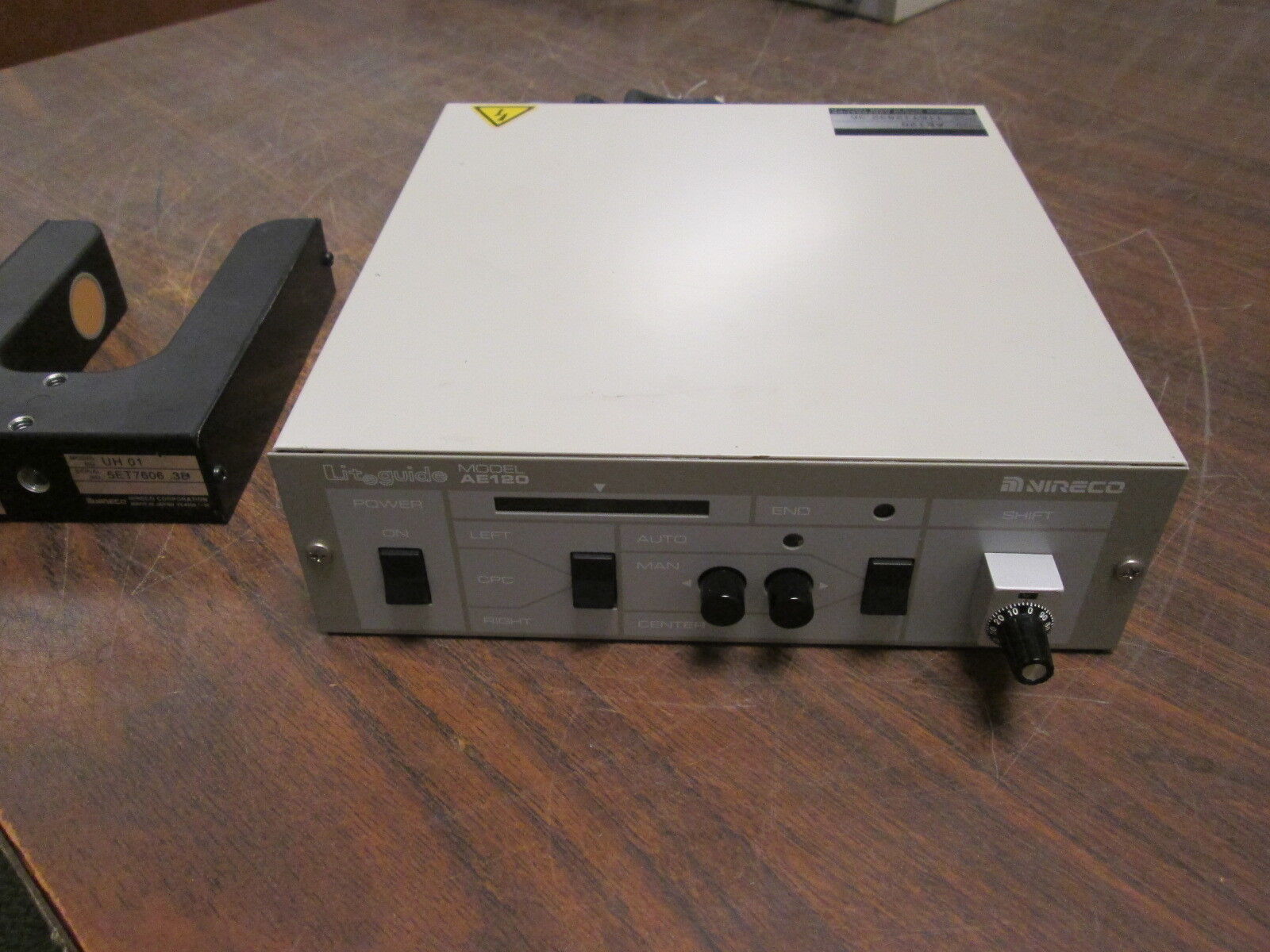 Nireco Liteguide Amplifier w/ Sensor AE120/UH01 100-240VAC 50/60Hz Used