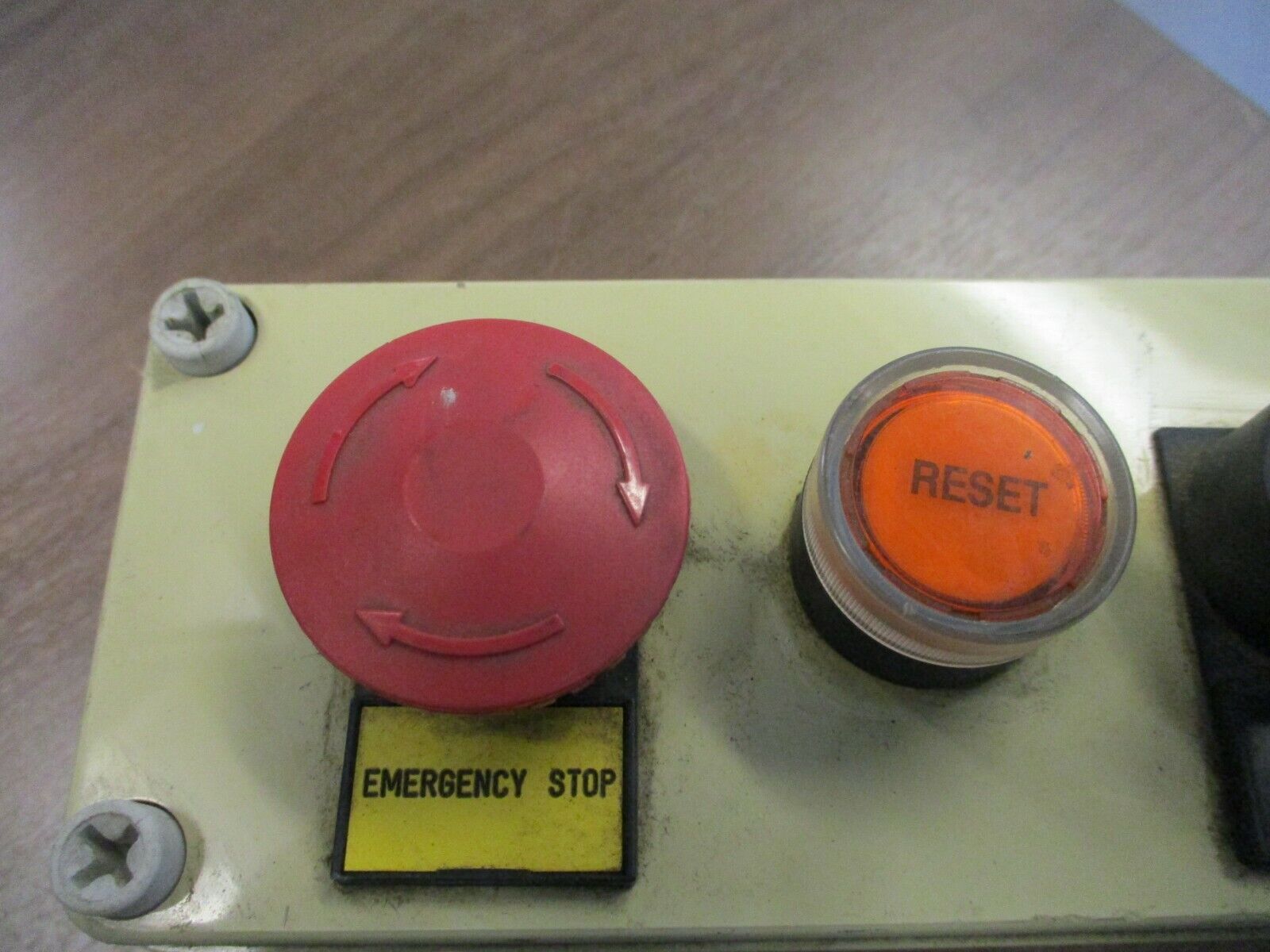Misc. Brand Push Button Station w/ Buttons 4-Position Used