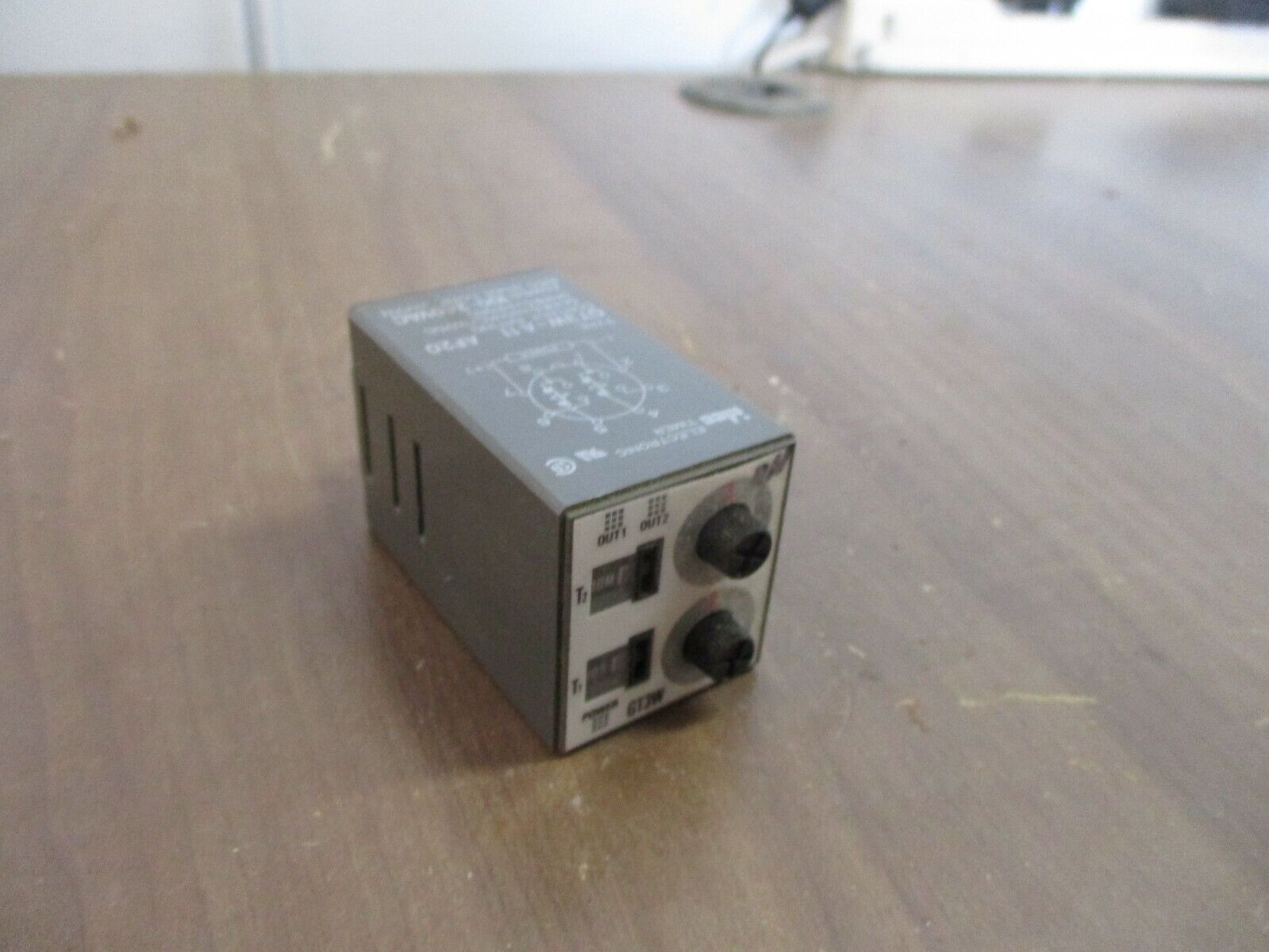 Idec Electronic Timer GT3W-A11 AF20 100-240VAC Used