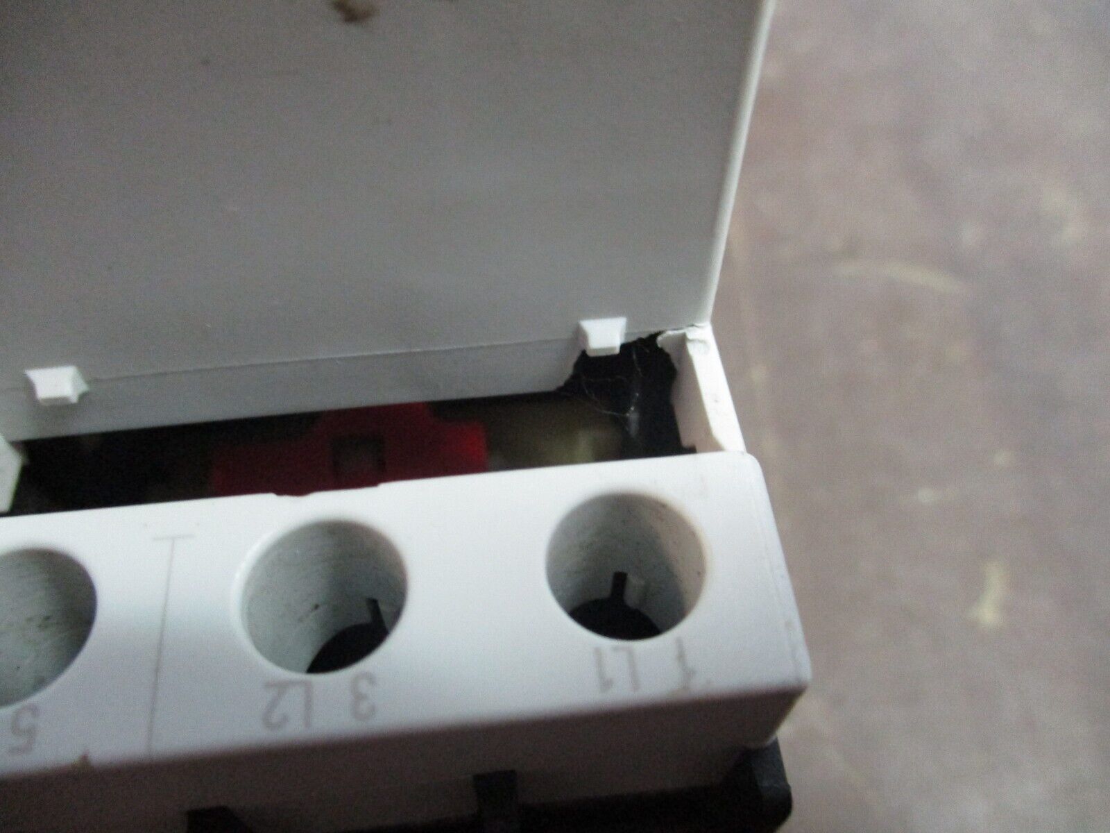 Siemens Sirius Motor Protector 3RV1021-4DA10 Trip: 20-25A 600V *Cracked* Used