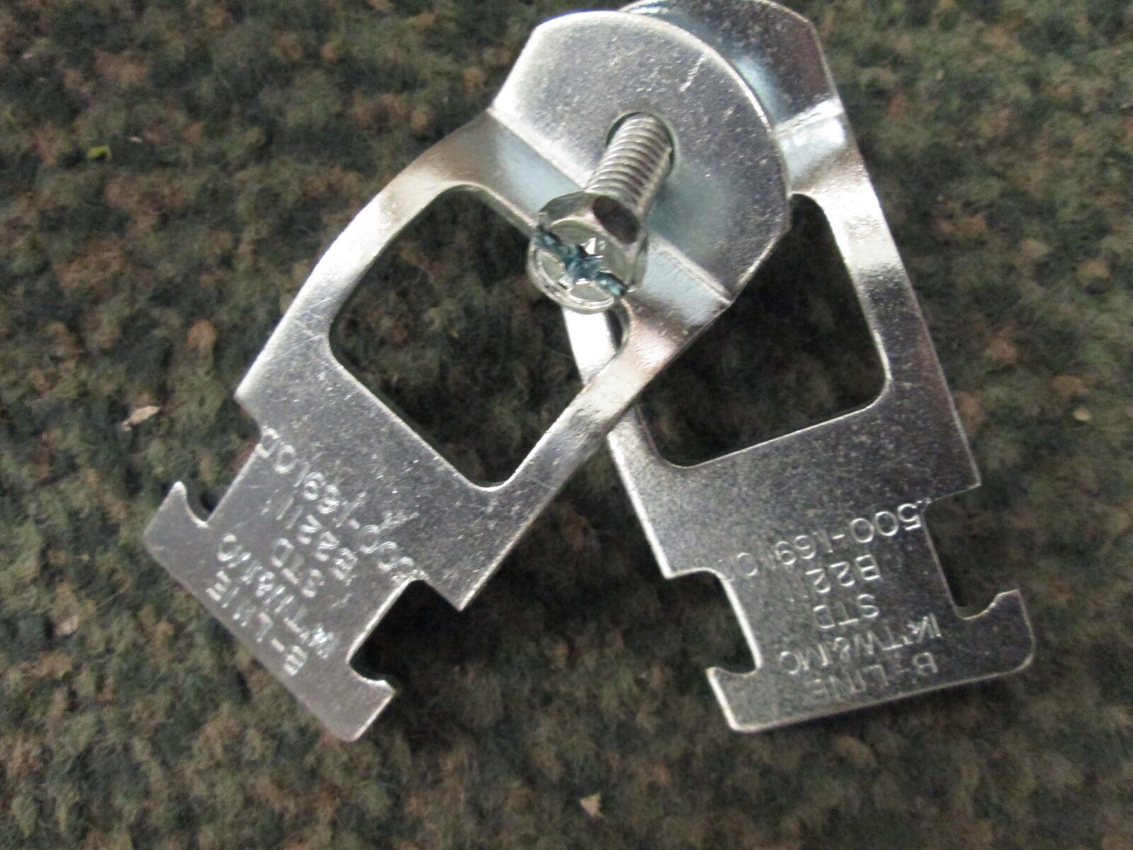 Cooper B-Line Pipe Clamp B2211PA *Aprox 65* Size 1-1/2" New Surplus