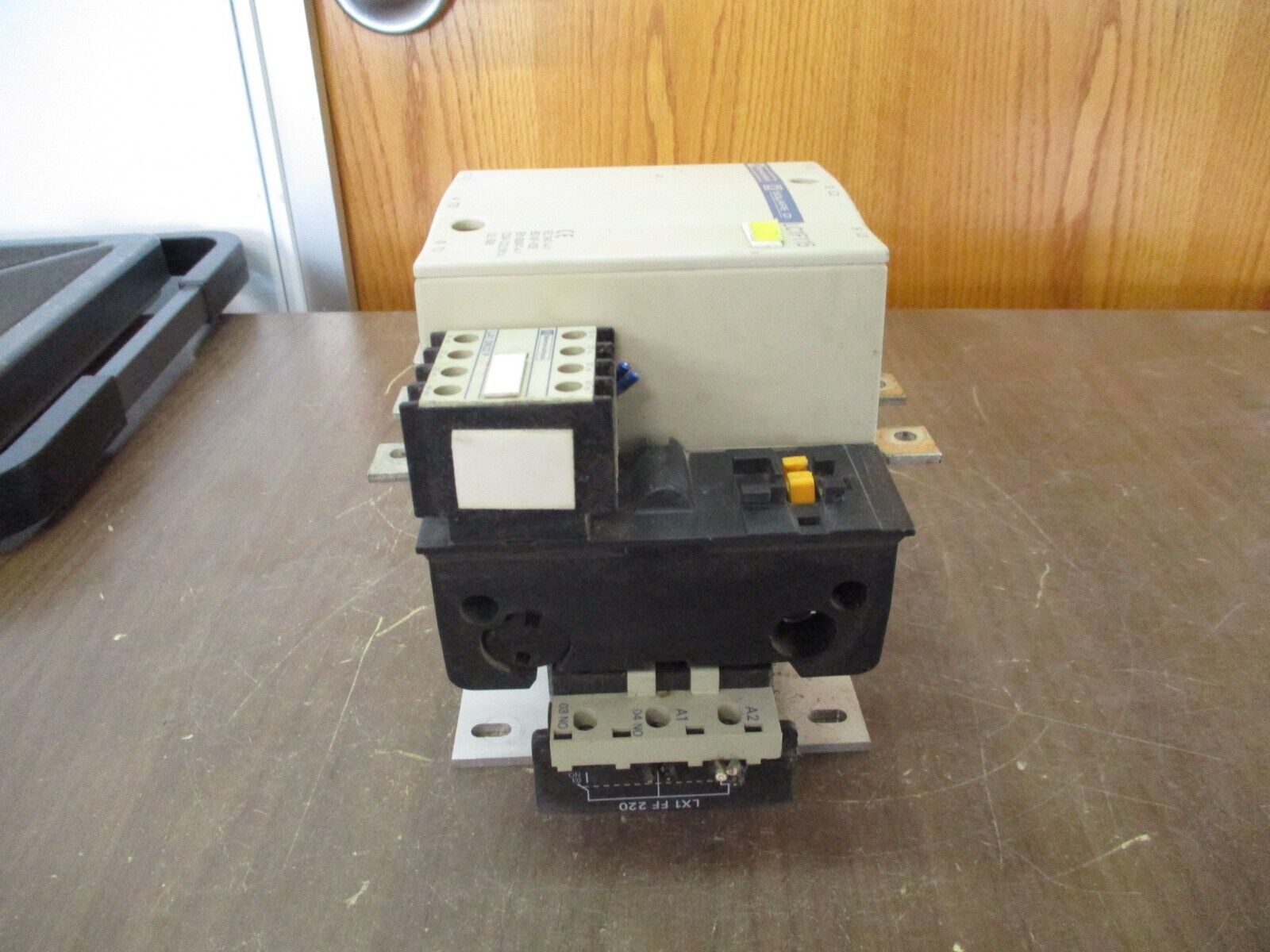 Telemecanique Contactor LC1F115 265/277V Coil 175A 600V w/ Aux Contact Block