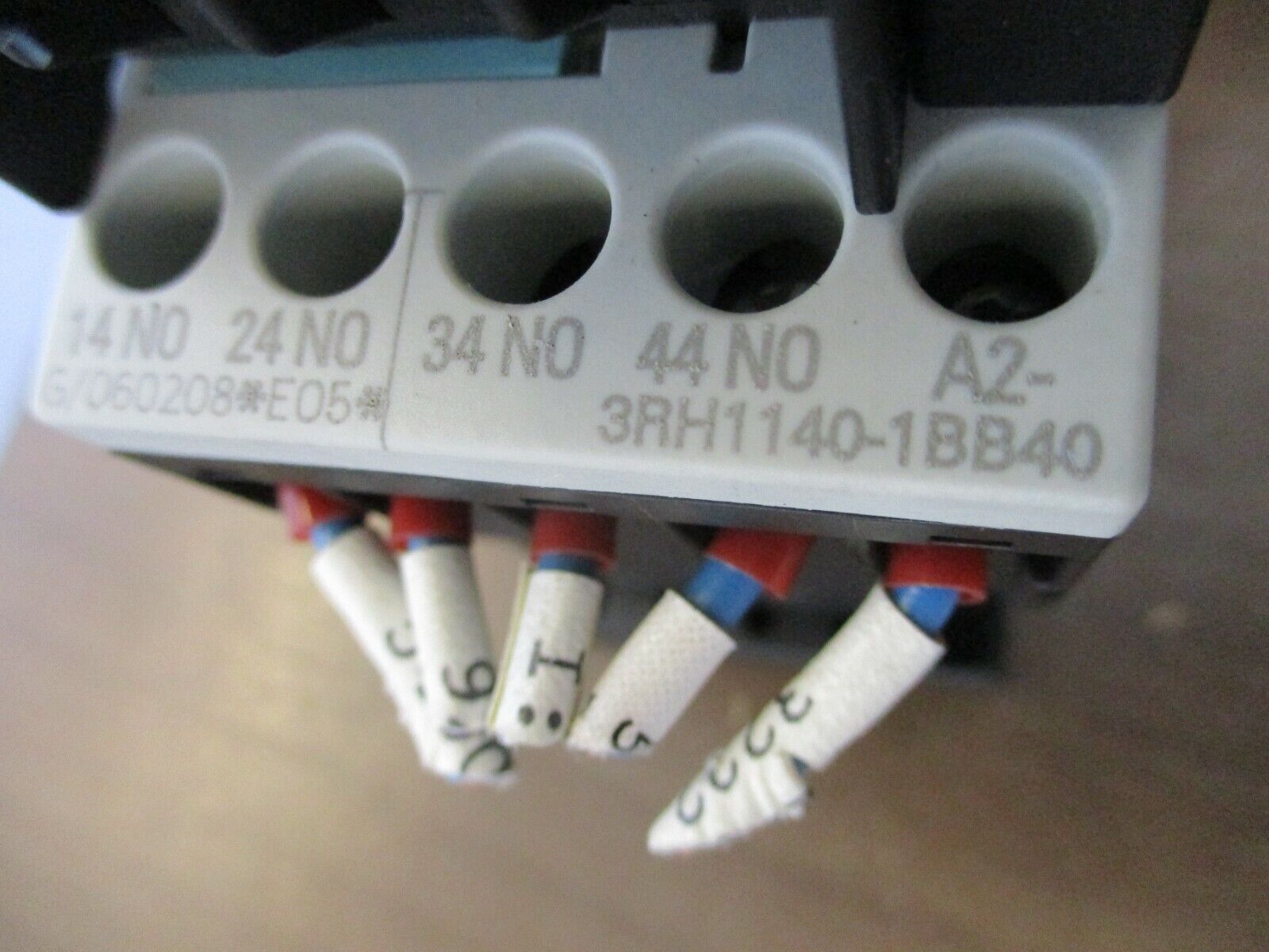 Siemens Sirius Contactor 3RH1140-1BB40 24VDC Coil 600V 10A w/Aux Contact Block