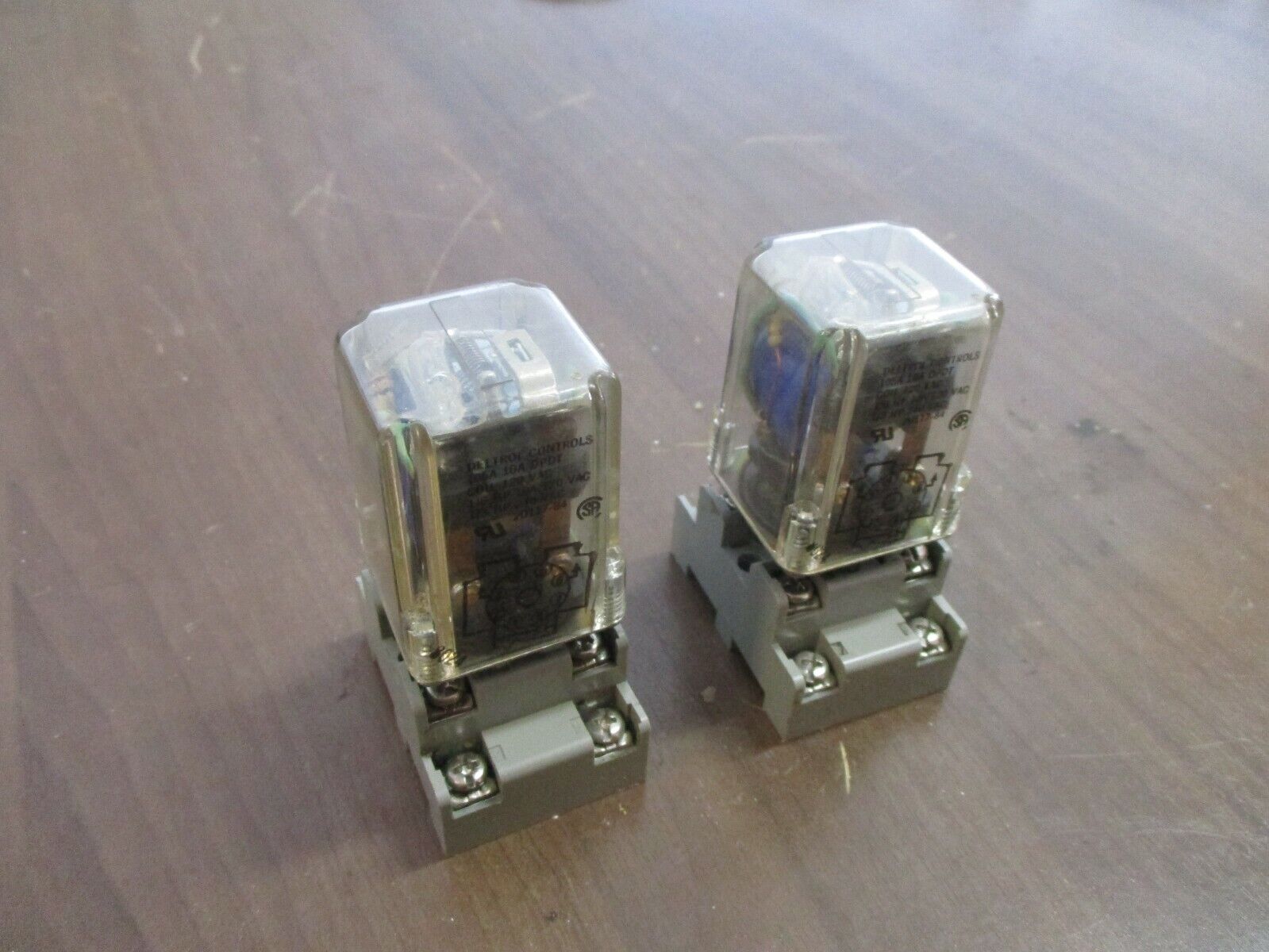 Deltrol Controls Relay 105A 10A DPDT 120V Coil w/ Base *Lot of 2* Used