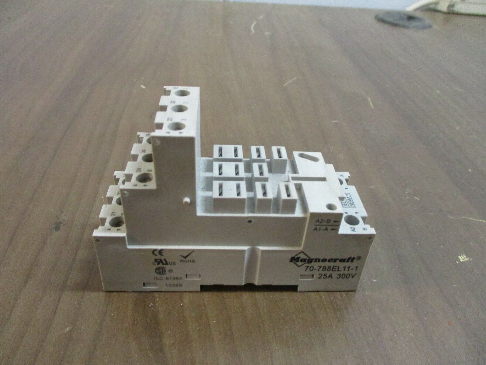 Magnecraft Relay Socket 70-788EL11-1 25A 300V *Box of 6* New Surplus