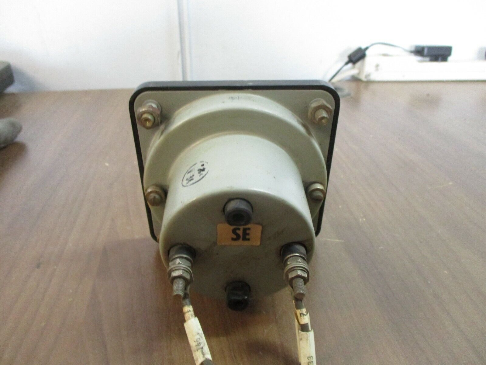 GE AB40 AC Ammeter 50-103131LSUB2 Range: 0-3200A Used