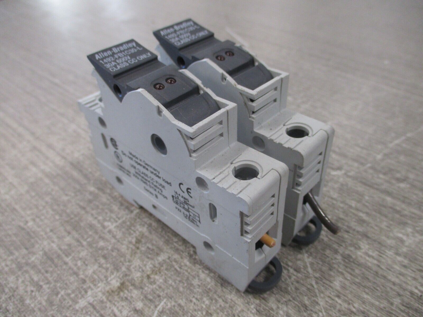 Allen-Bradley Fuse Holder 1492-FB1C30-L 30A 600V 1P *Lot of 2* Used