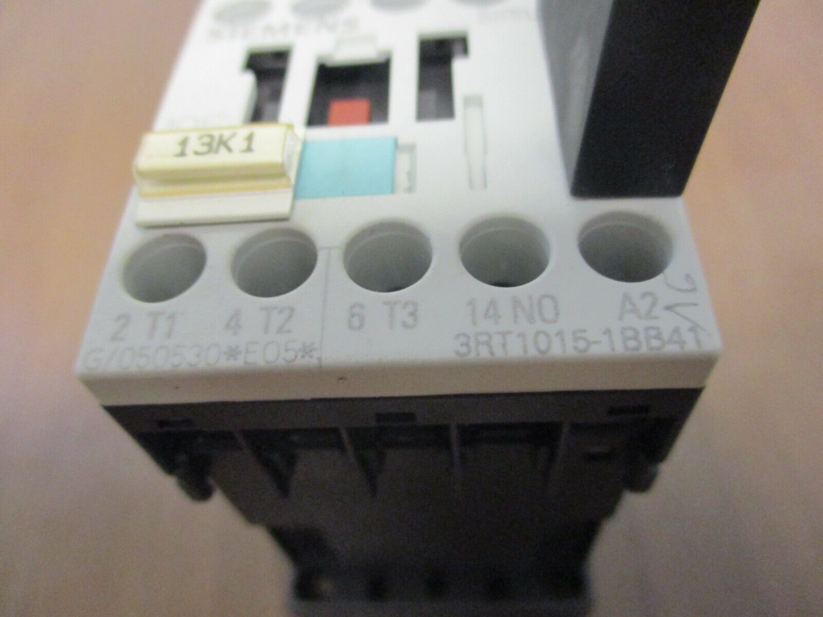 Siemens Sirius 3R Contactor 3RT1015-1BB41 24VDC Coil 16A 600V, Used