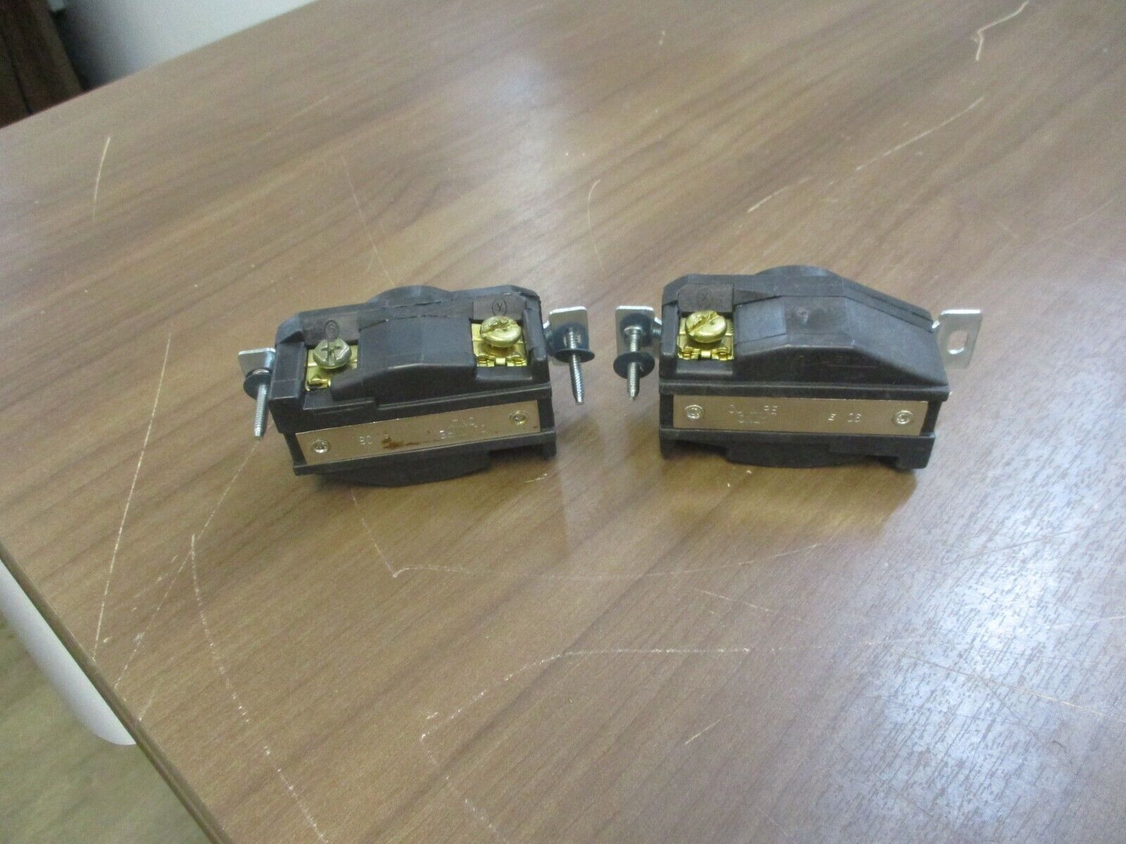 Arrow Hart Hart-Lock Receptacle NEMA L6-30 30A 250V *Lot of 2* Used