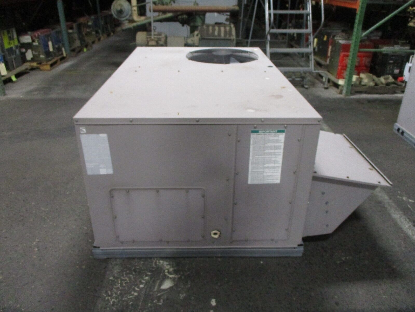 Carrier 48TFRooftop Unit 48TFE007---611-- 6 Ton 460V 3Ph Medium Heat Option Used