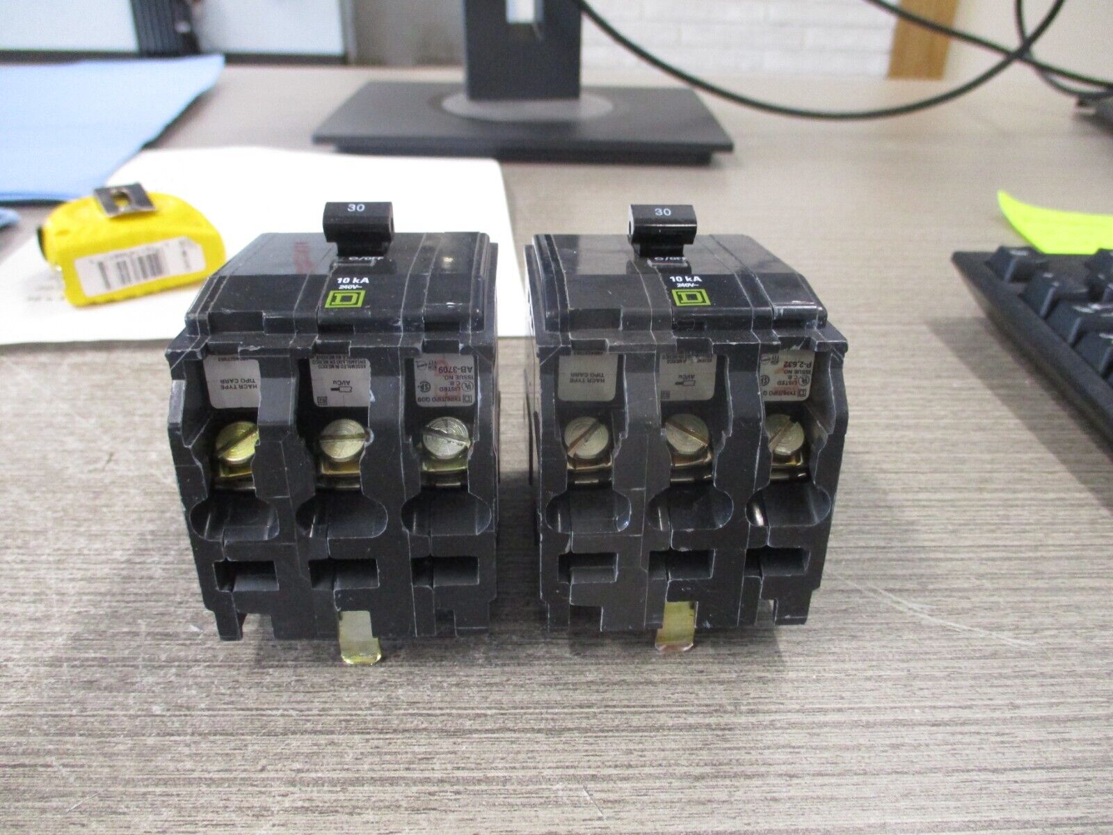 Square D Bolt-On Circuit Breaker QOB330 30A 240V 3P *Lot of 2* *No Screws* Used