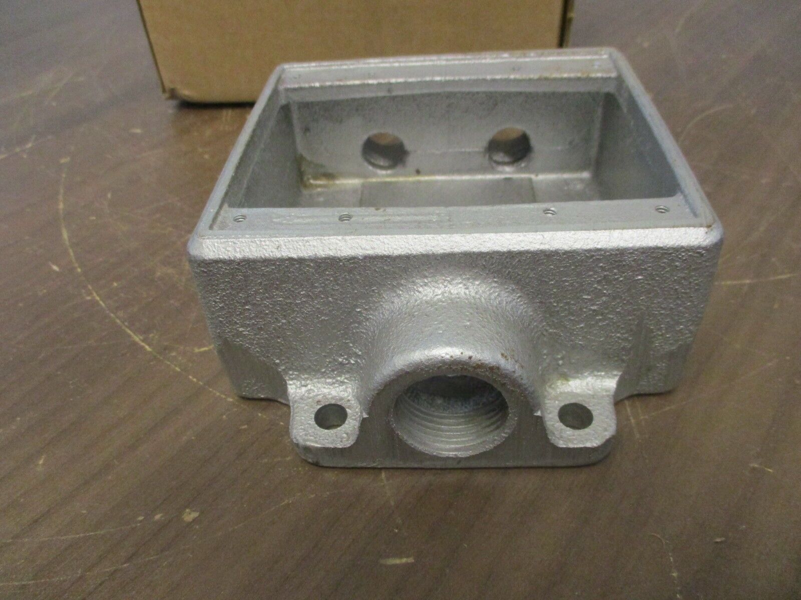 Cooper Crouse-Hinds Condulet Two-Gang Outlet Box FSD212 Size: 3/4" New Surplus