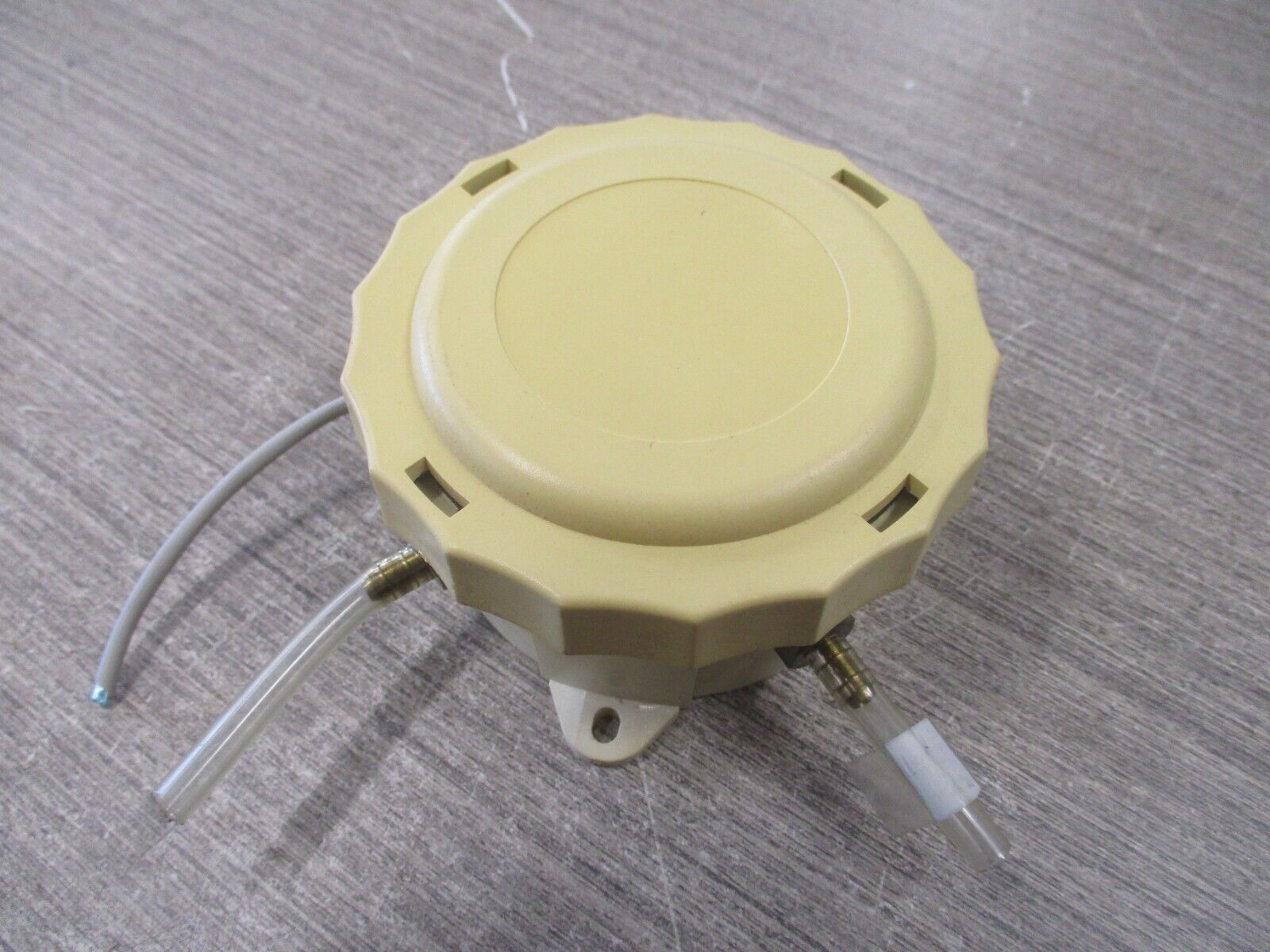 BAPI Pressure Transmitter ZPS-20-SR08-EU-NT Supply: 7-45VDC Used