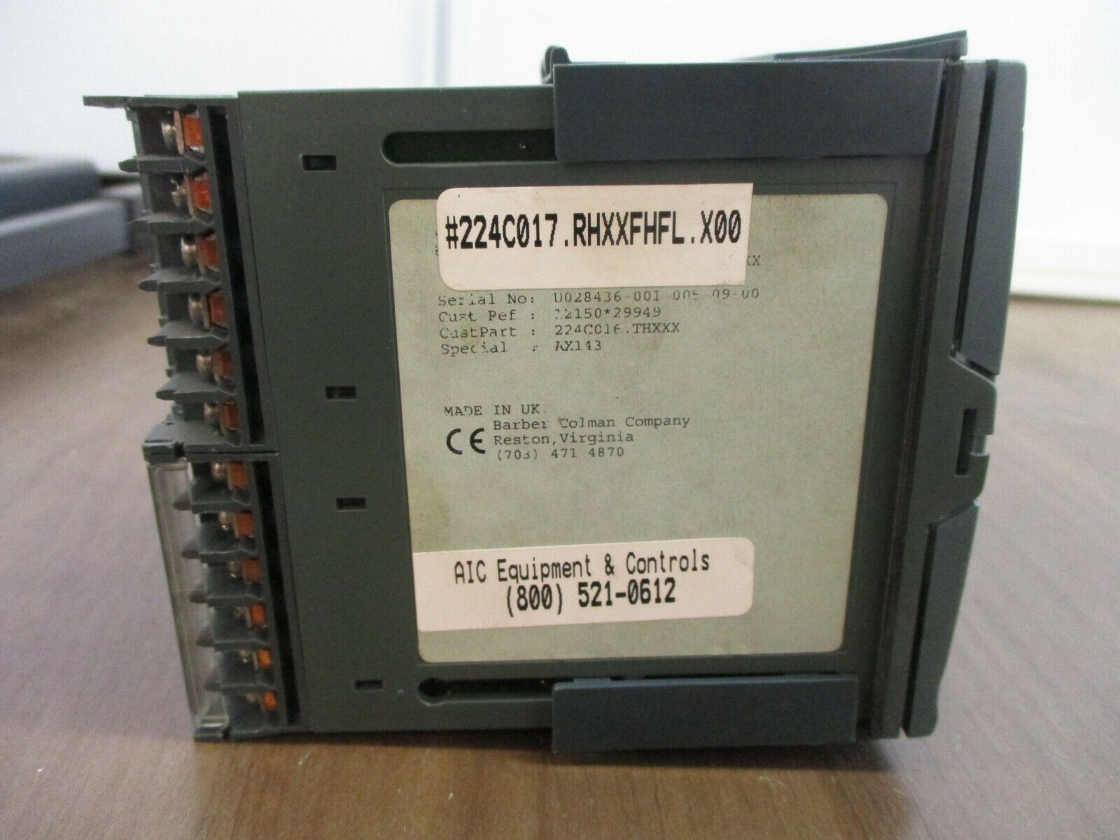 Barber-Colman Digital Temperature Controller 224C017.RHXXFHFL.X00 Used