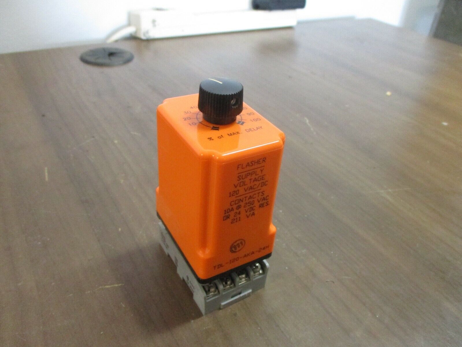 Diversified Electronics Time Delay Relay TDL-120-AKA-24H 120V Used