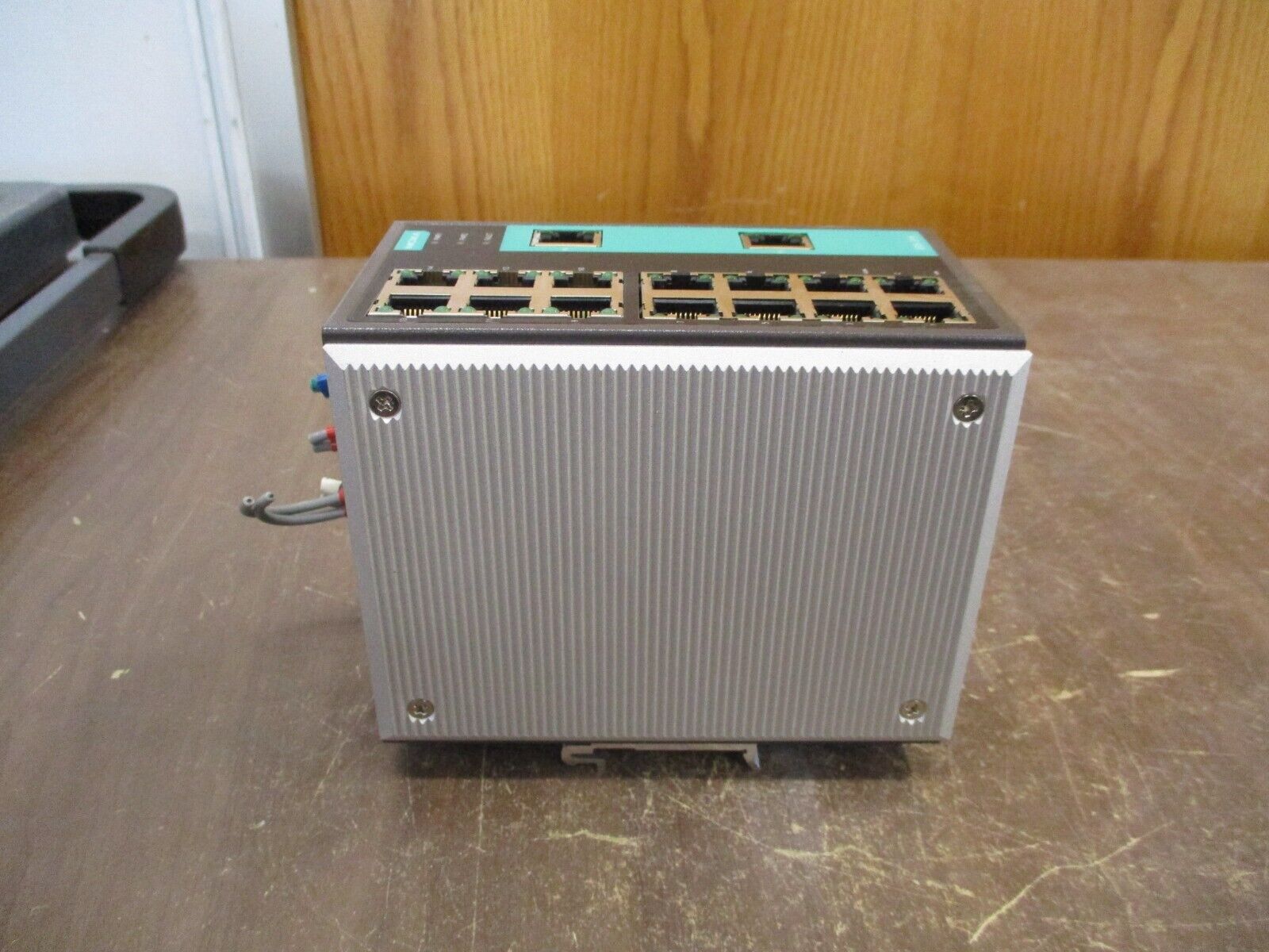 Moxa Industrial Ethernet Switch EDS-316 Rev. 2.1.0 16-Port Used