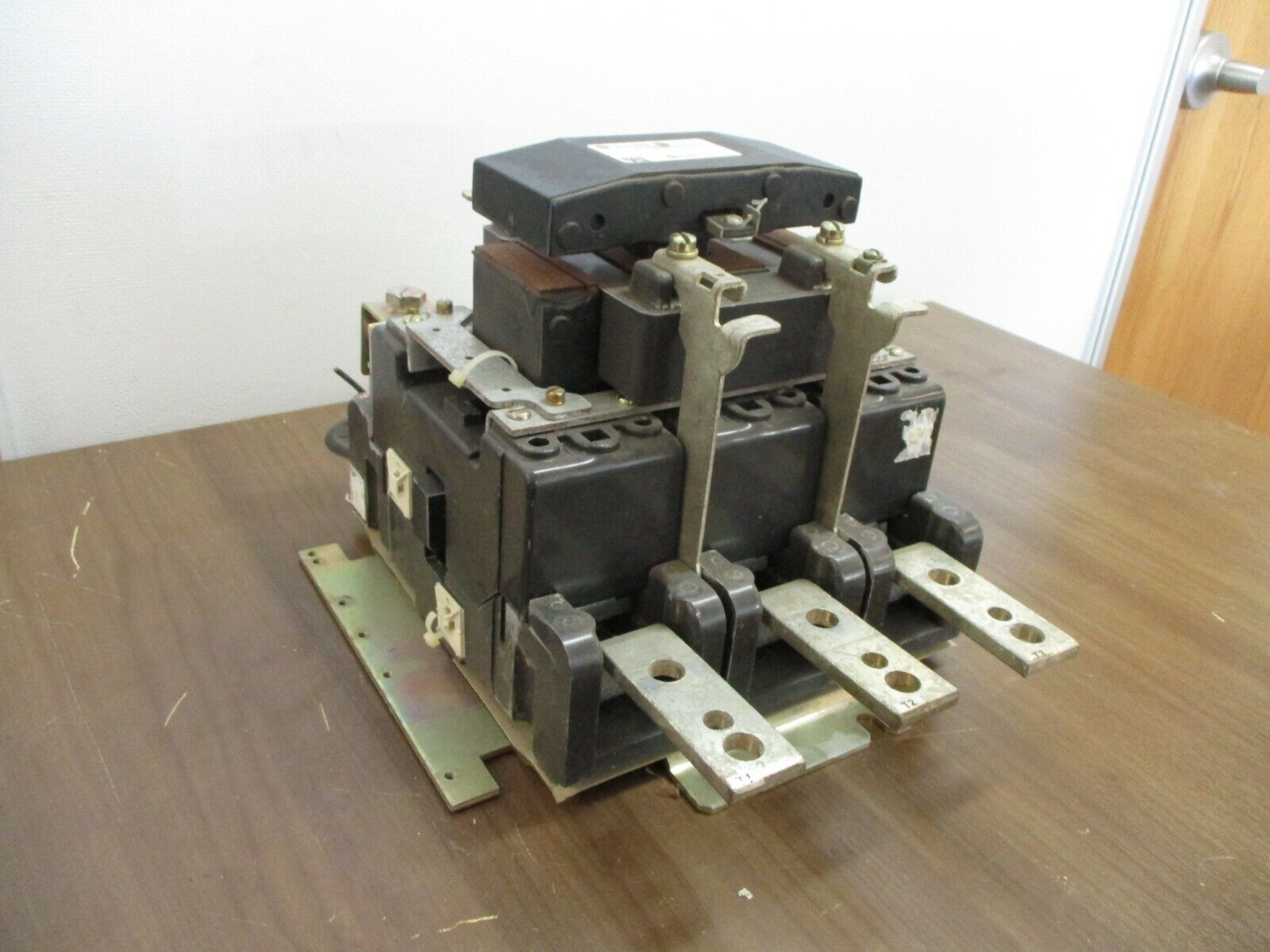 GE Contactor CR161H019**A 460/480V Coil 360A 600V 3P Used