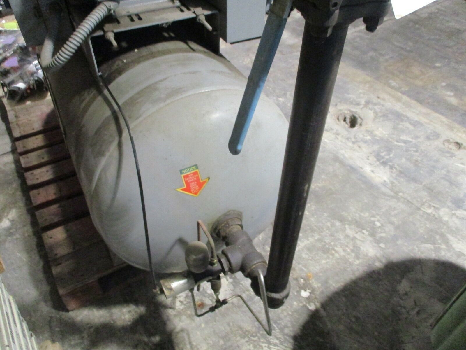 Ingersoll Rand Air Compressor 2545e10230/3/60 10HP 230V 28A 3Ph 35CFM Used