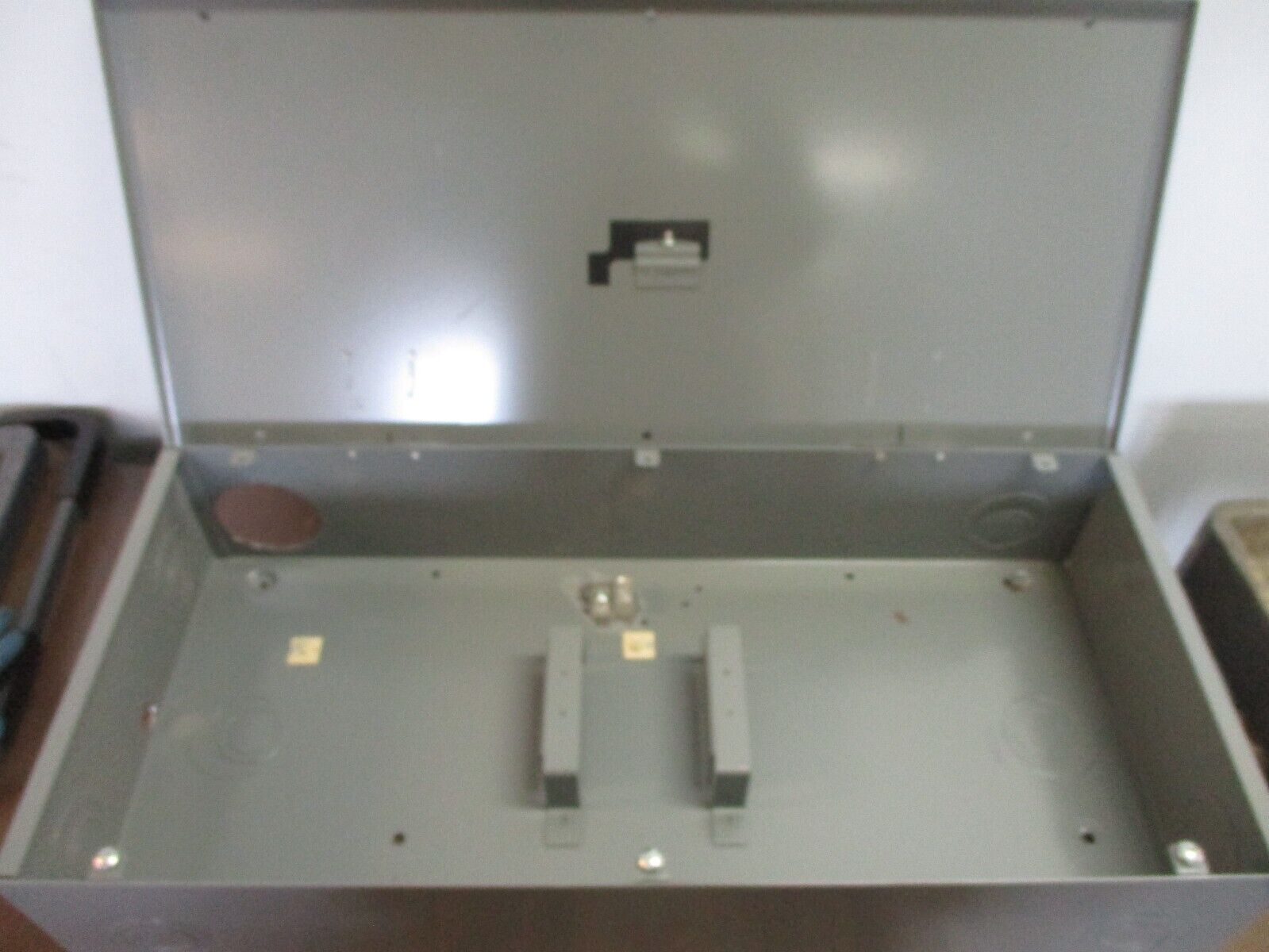 Square D Circuit Breaker Enclosure J250S 250A Type 1 Enclosure Used