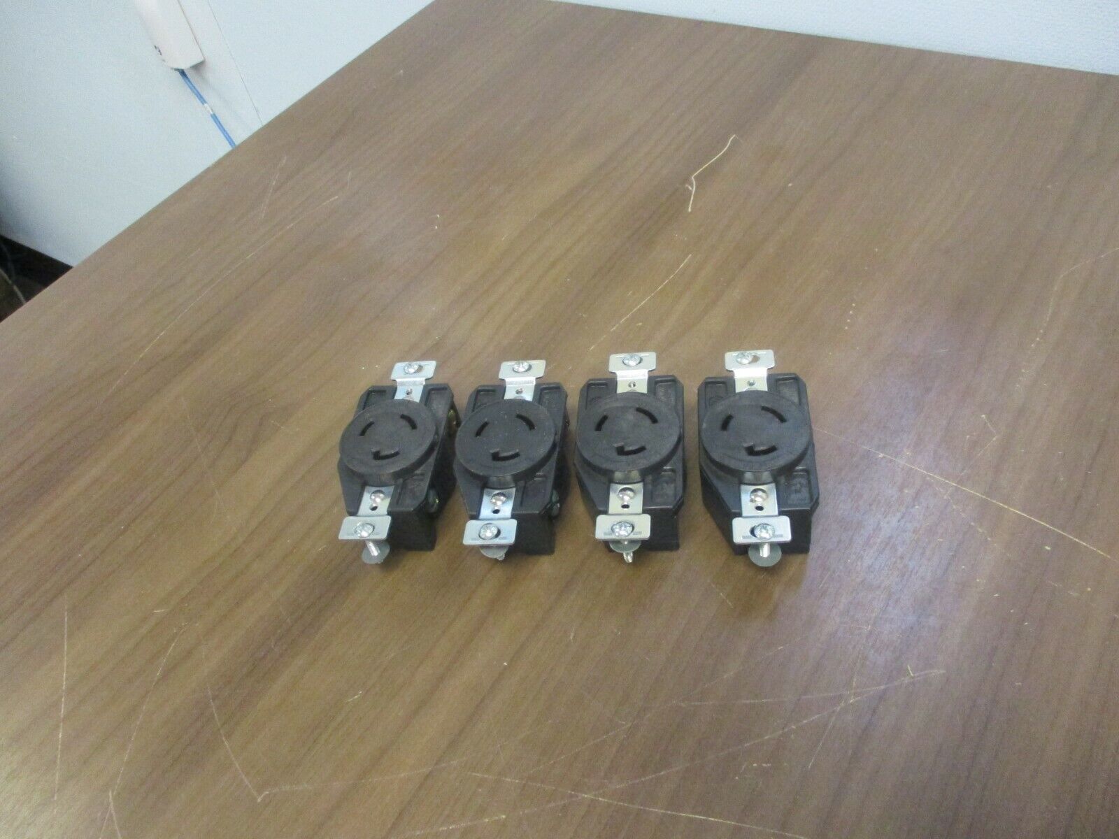 Arrow Hart Hart-Lock Receptacle NEMA L5-20 20A 125V *Lot of 4* Used