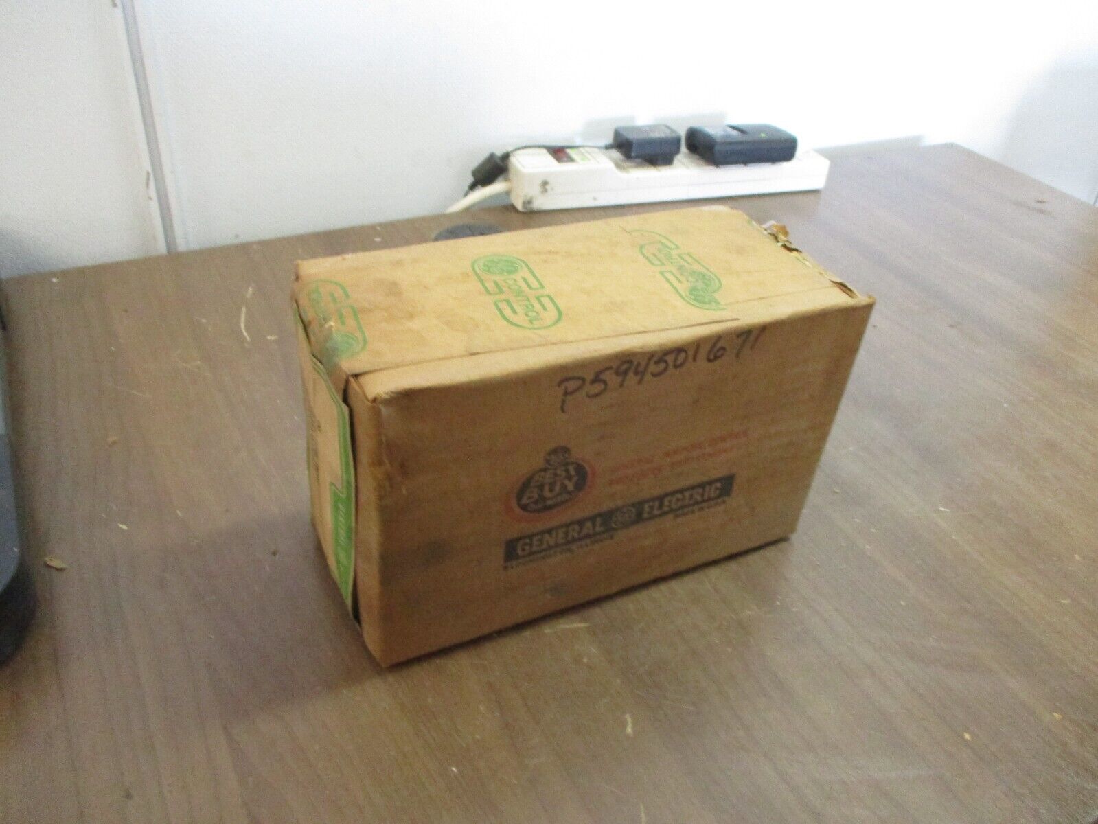 GE Machine Tool Relay CR2810A15DE22 120V Coil 10A 600V New Surplus