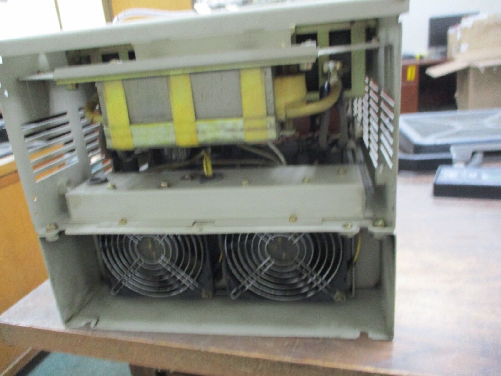 Saftronics AC Drive CIMR-P5U4030 50HP 3Ph w/ Keypad & External Mount Used