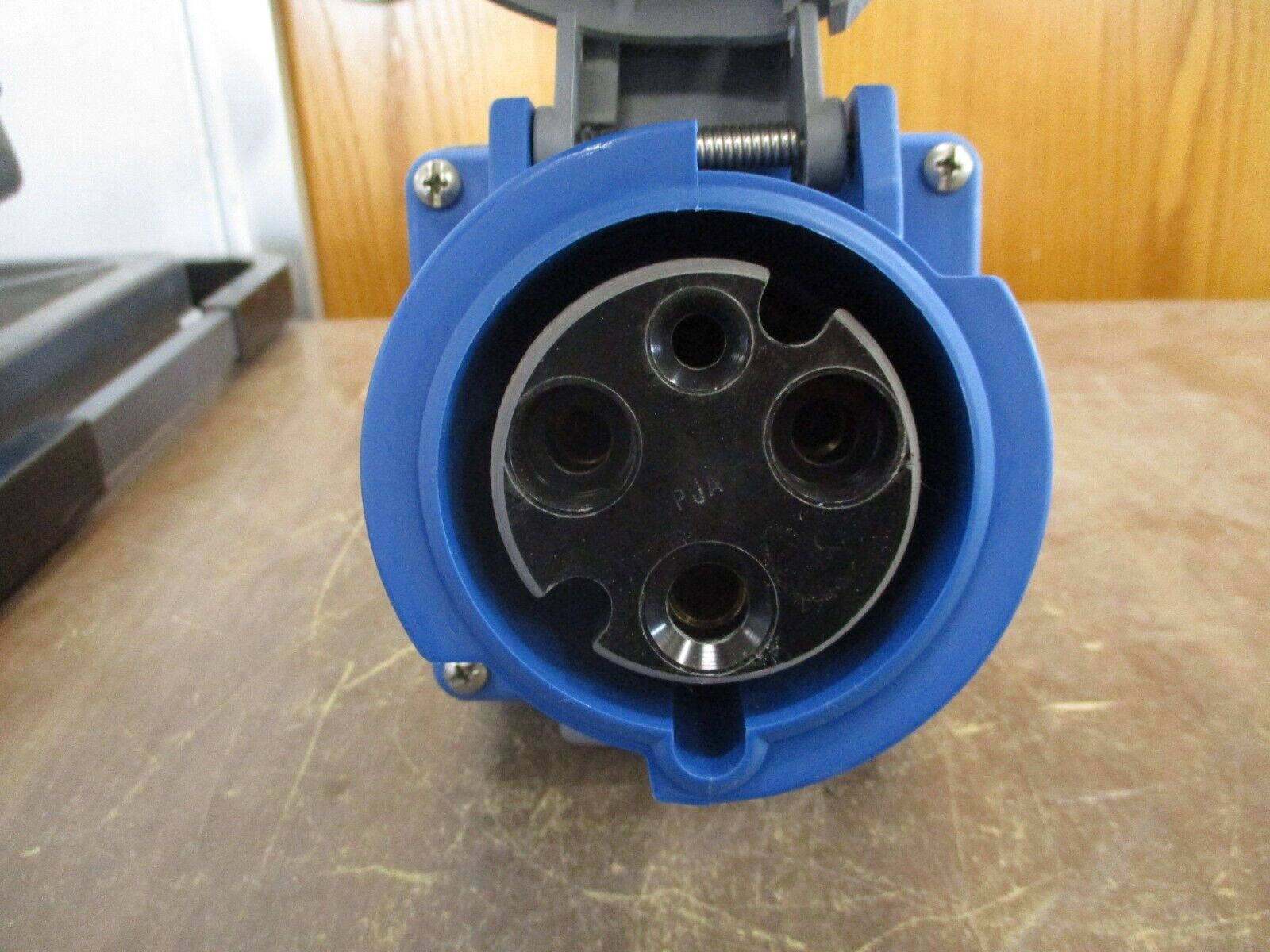 Hubbell Receptacle w/ Base 360R6W 60A 250V Used