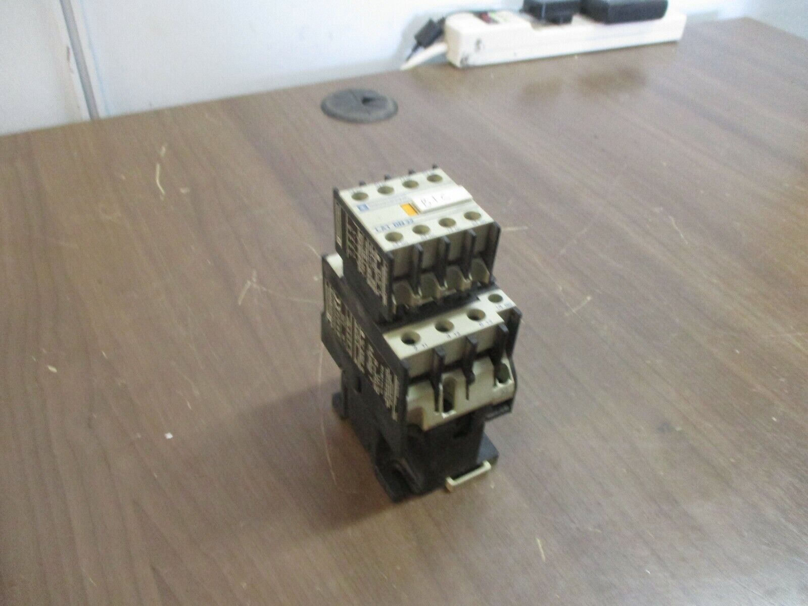 Telemecanique Contactor LC1 D3210 120V Coil 50A 600V w/ Aux Contact Block Used