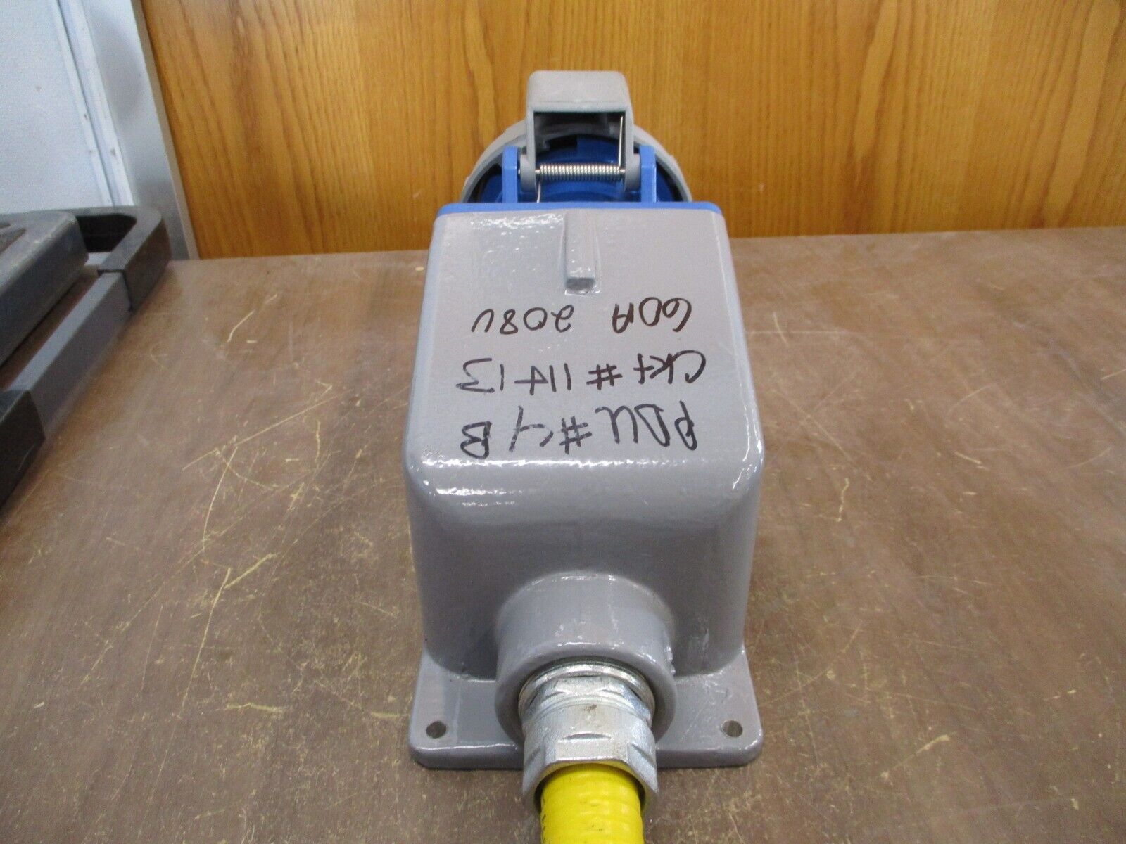 Hubbell Receptacle w/ Base 360R6W 60A 250V Used